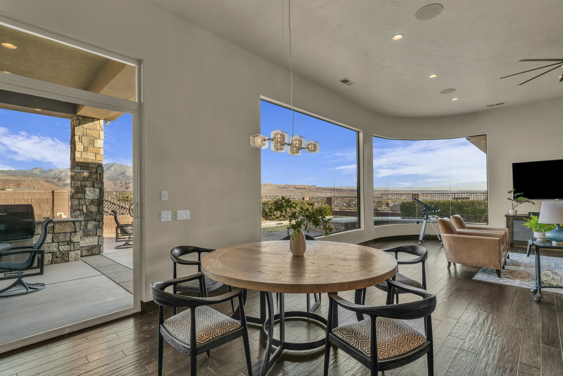183 N Cliffside Drive 