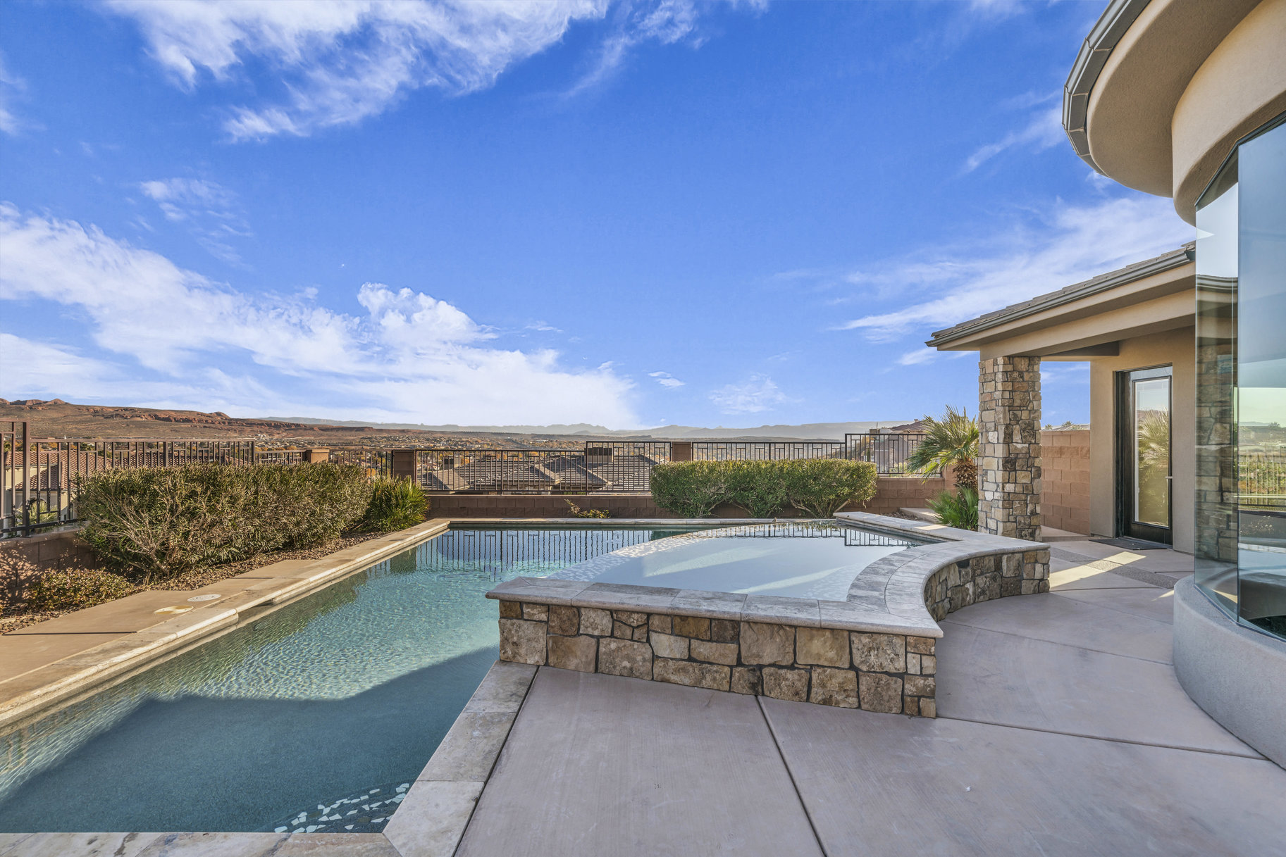 183 N Cliffside Drive 