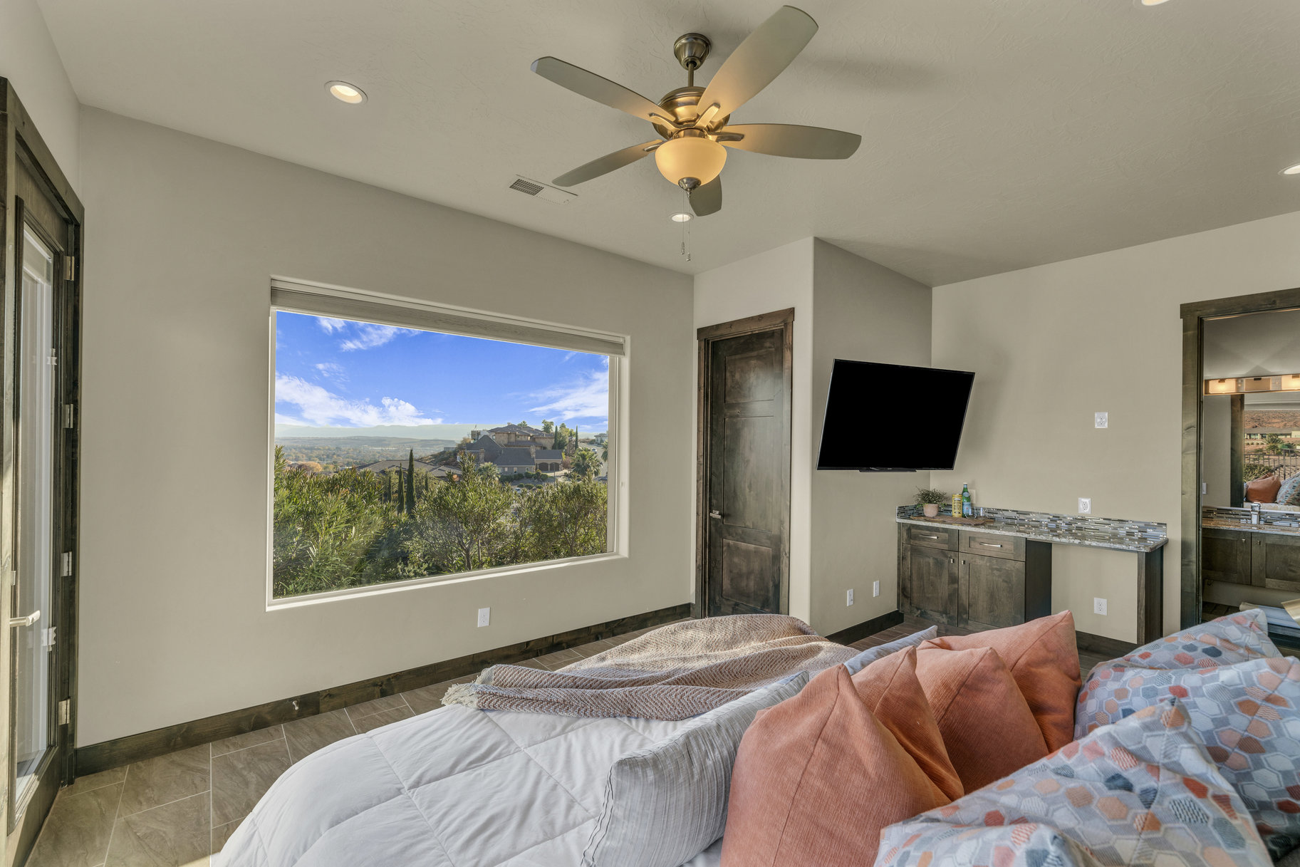 183 N Cliffside Drive 
