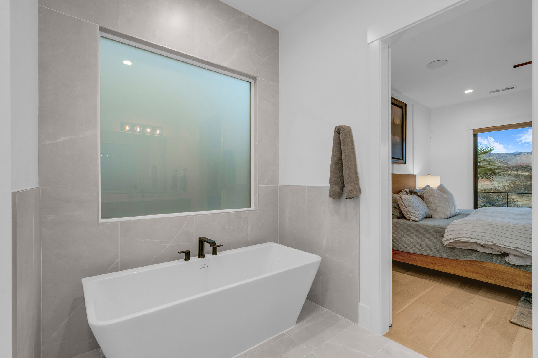 742 W Scenario Street 