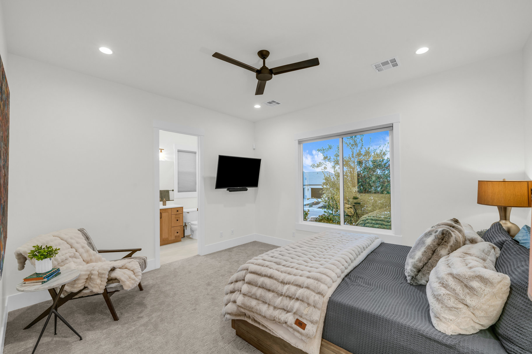 742 W Scenario Street 