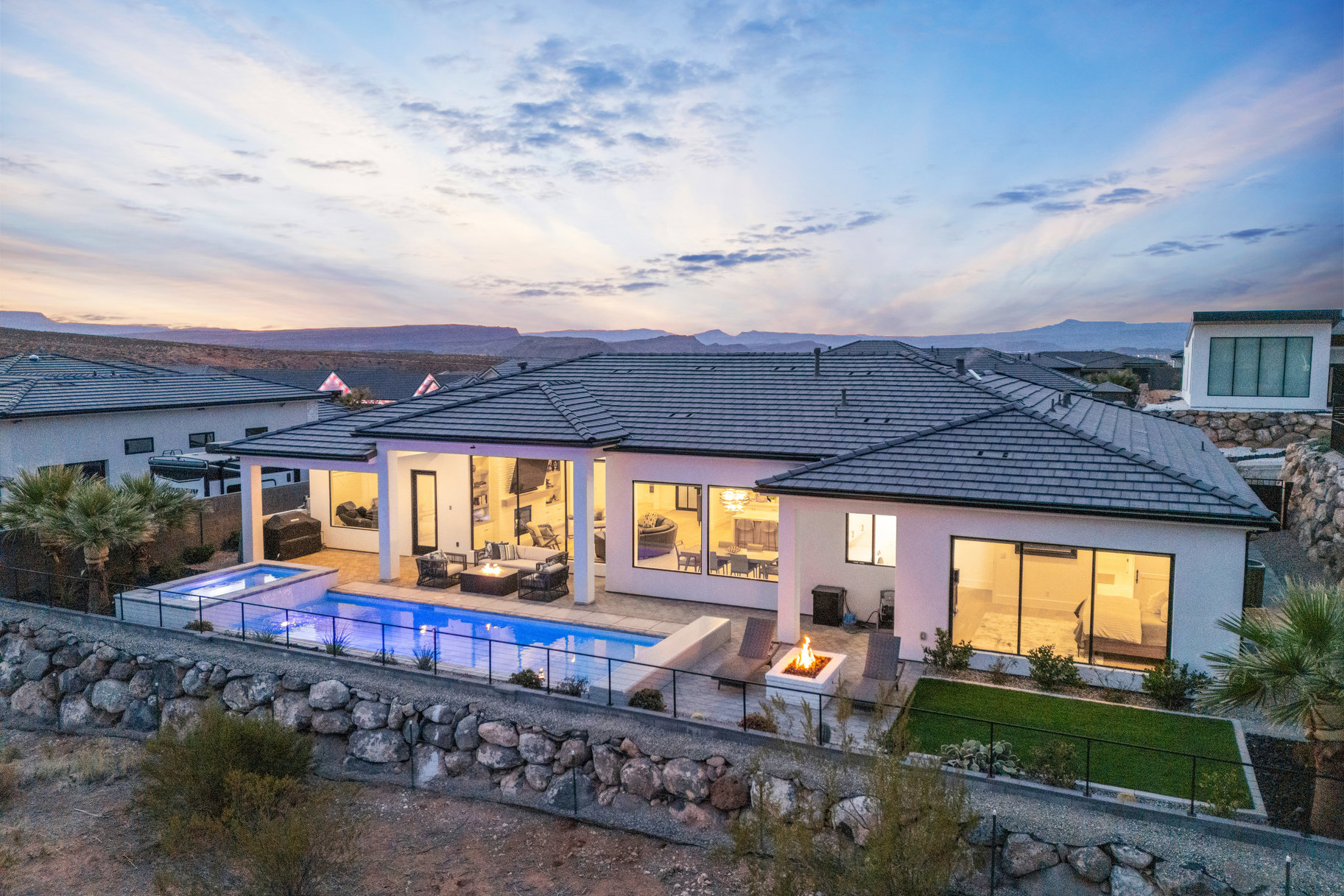 742 W Scenario Street 