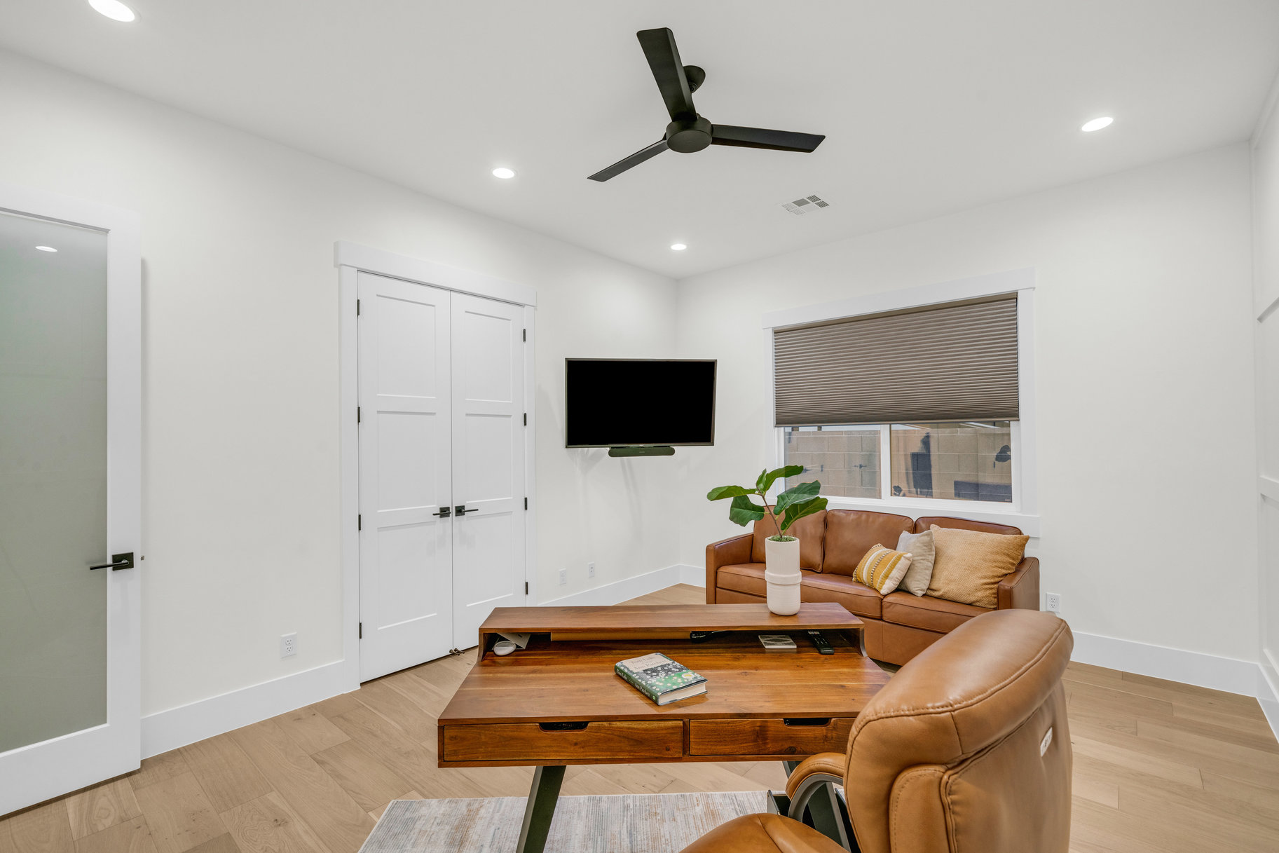 742 W Scenario Street 