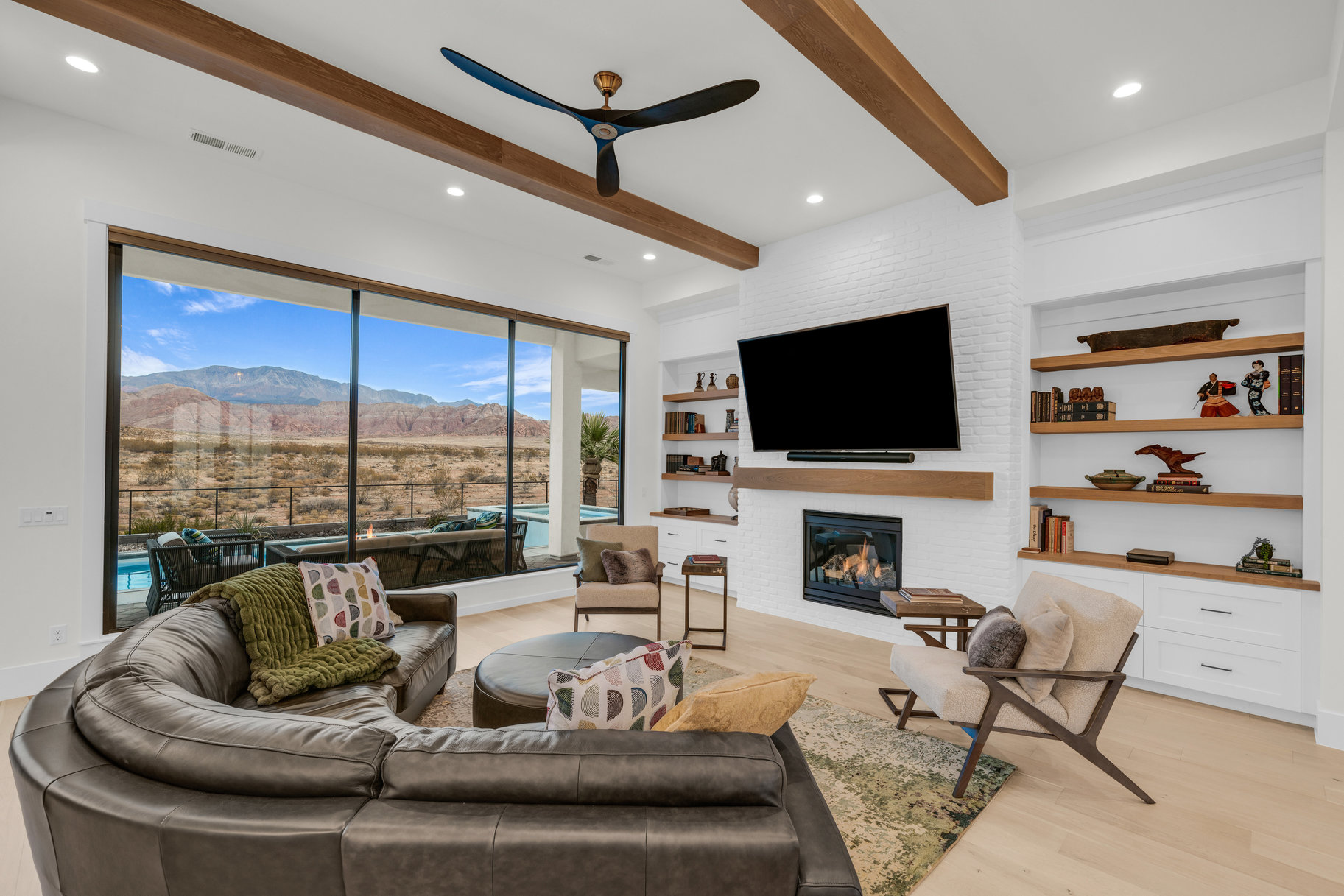 742 W Scenario Street 