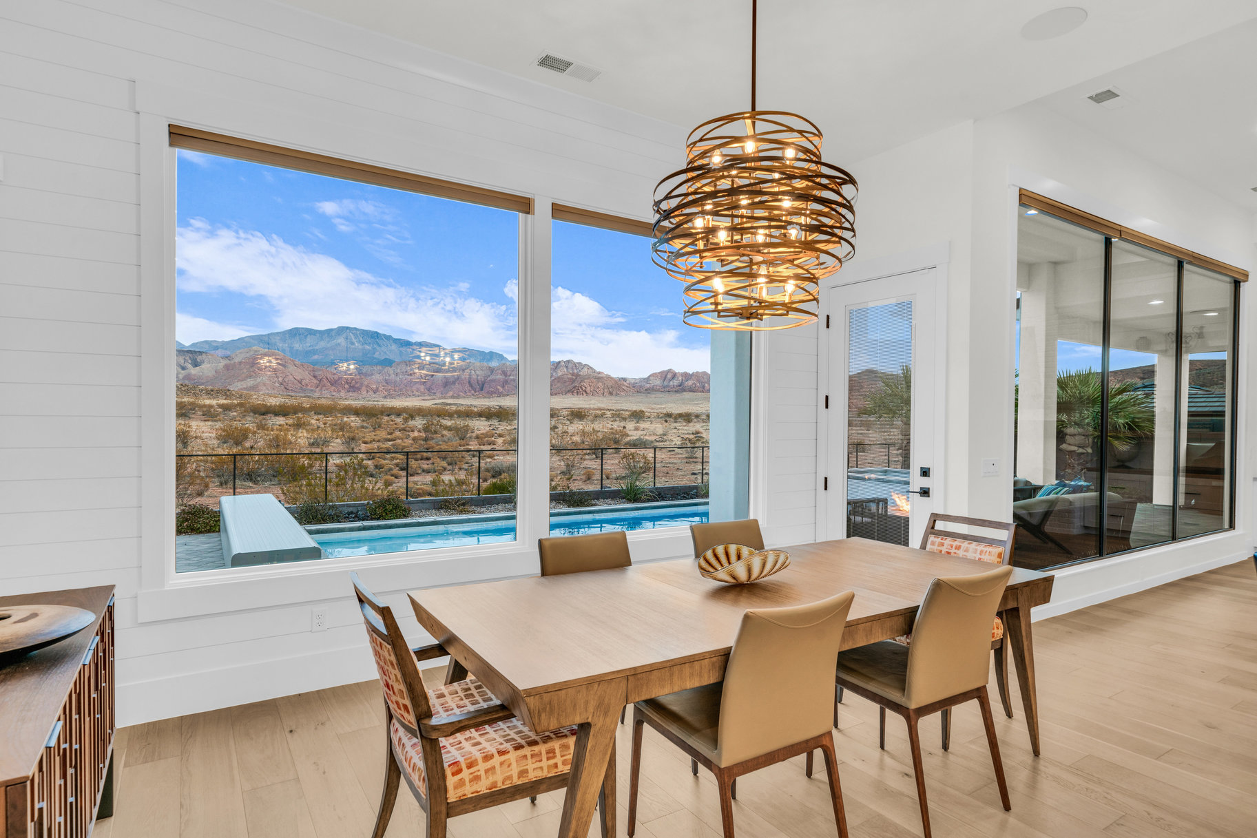 742 W Scenario Street 