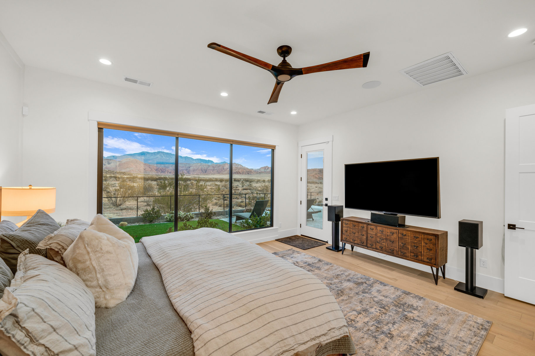 742 W Scenario Street 