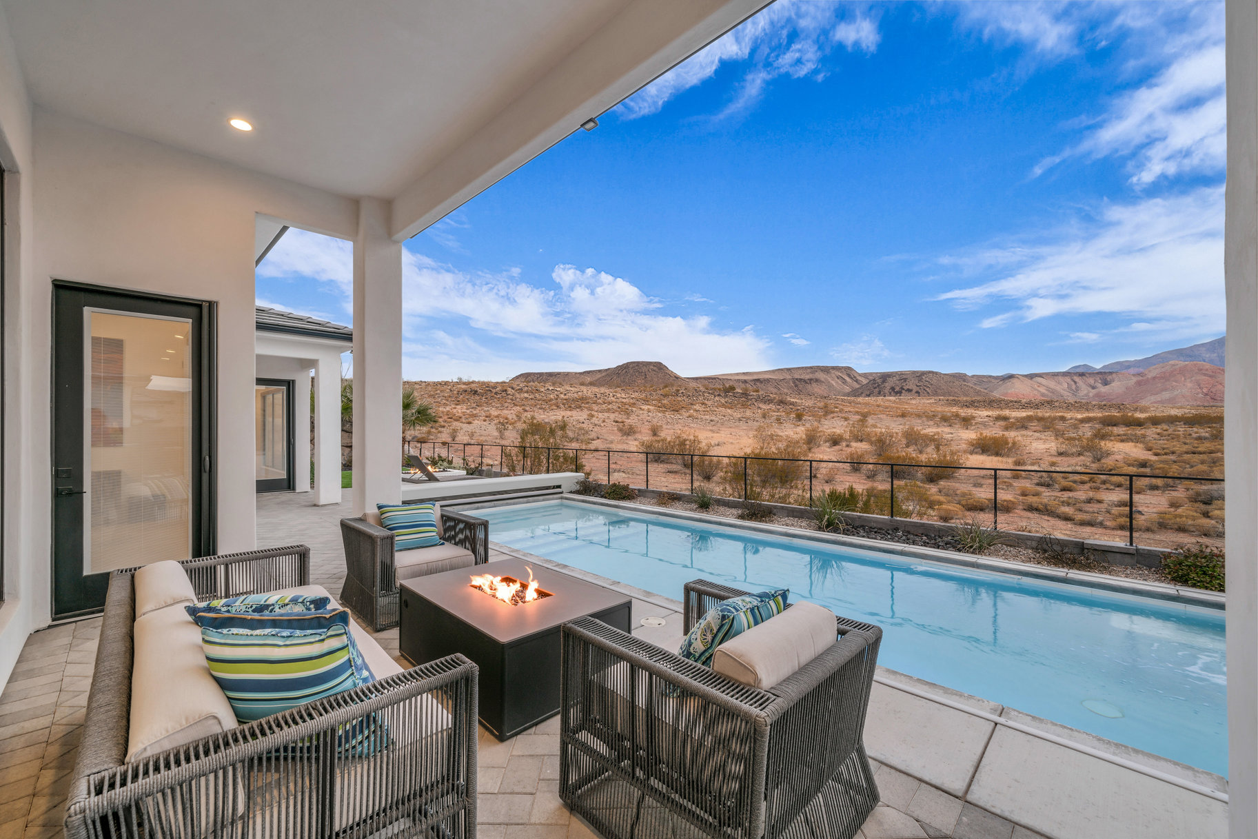 742 W Scenario Street 