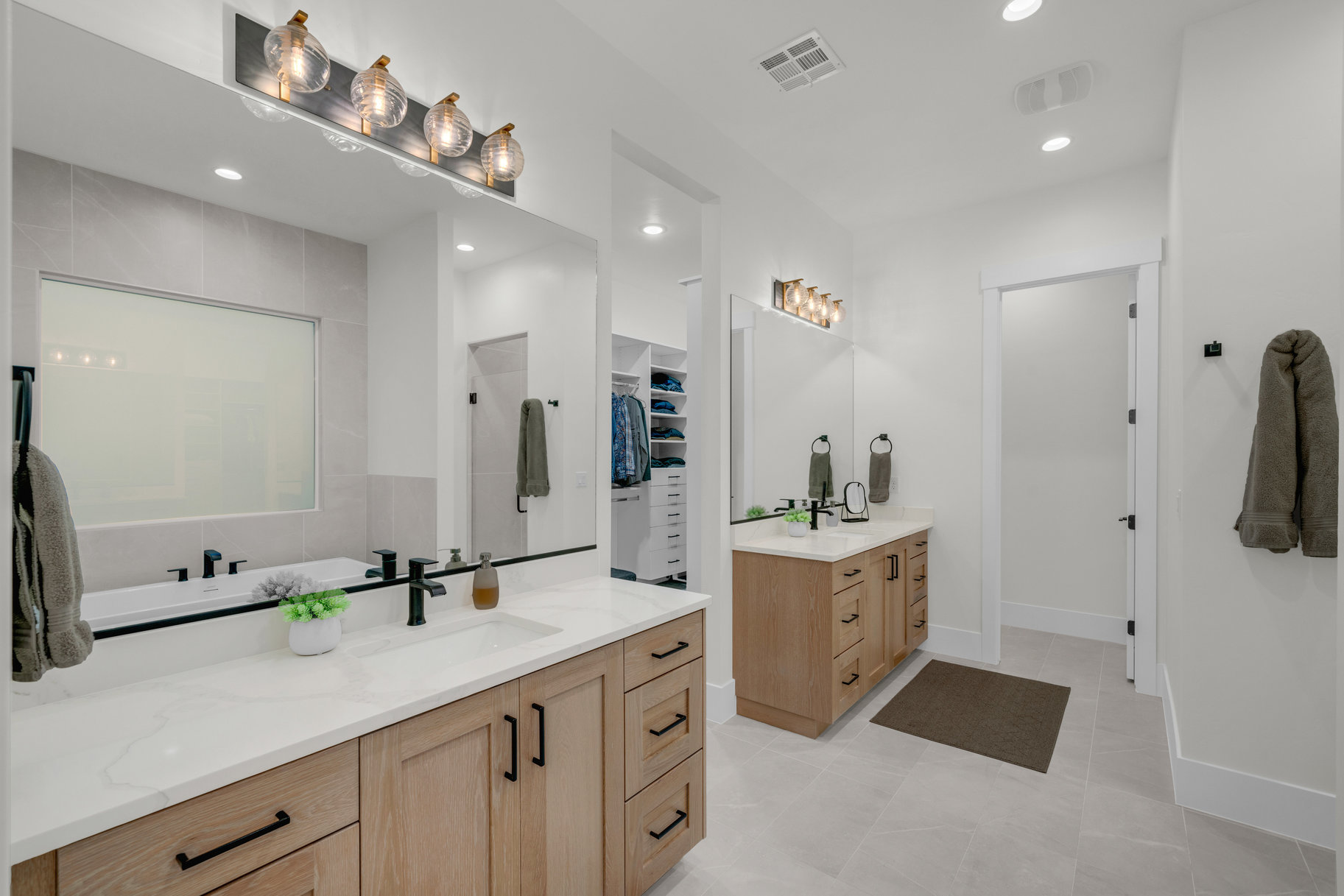 742 W Scenario Street 
