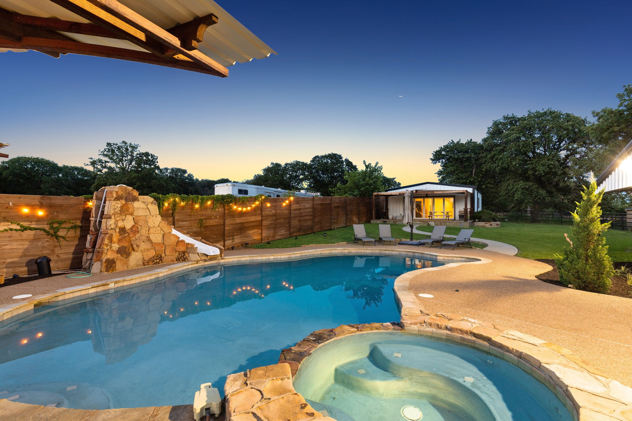 1595 Pearson Lane 