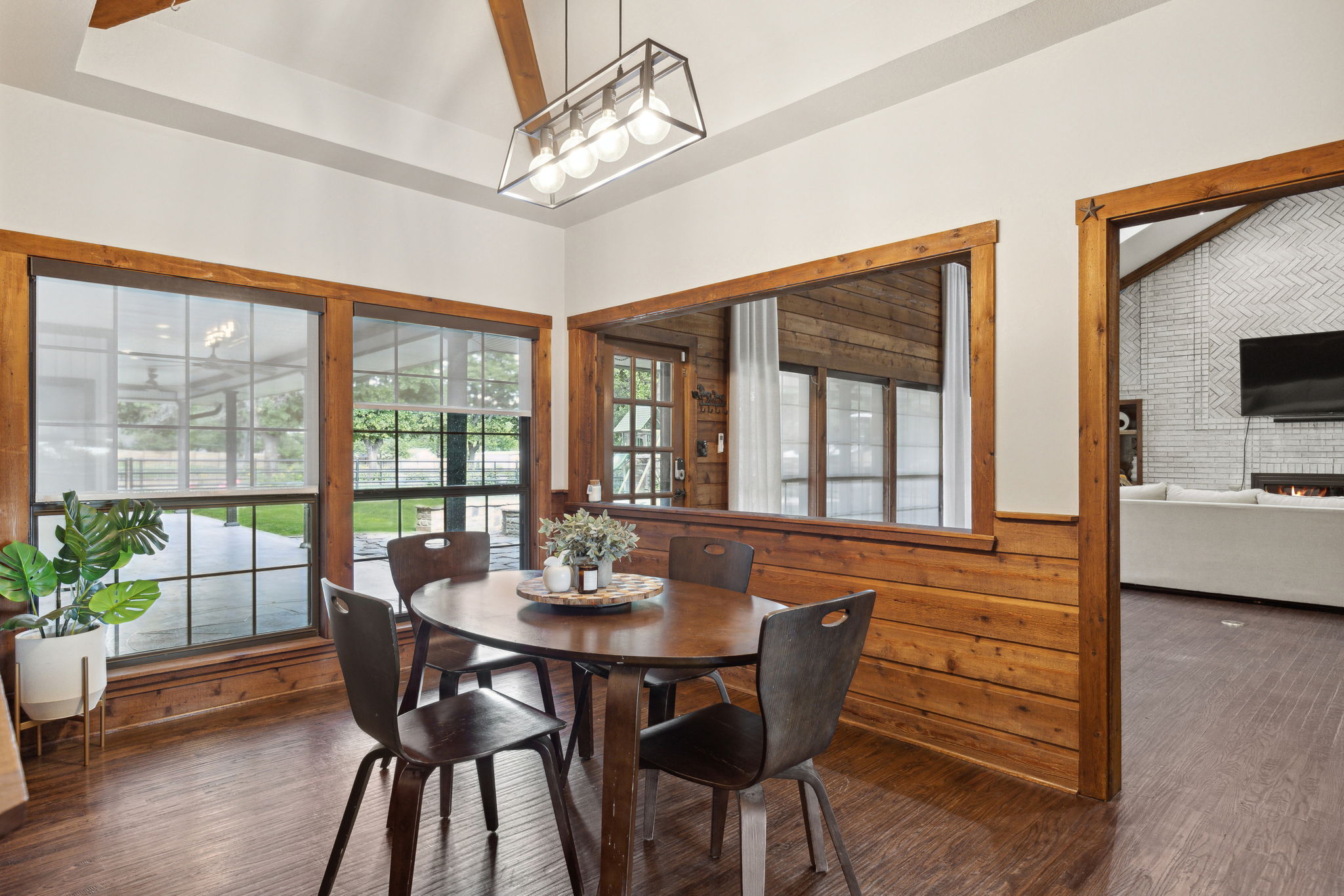 1595 Pearson Lane 