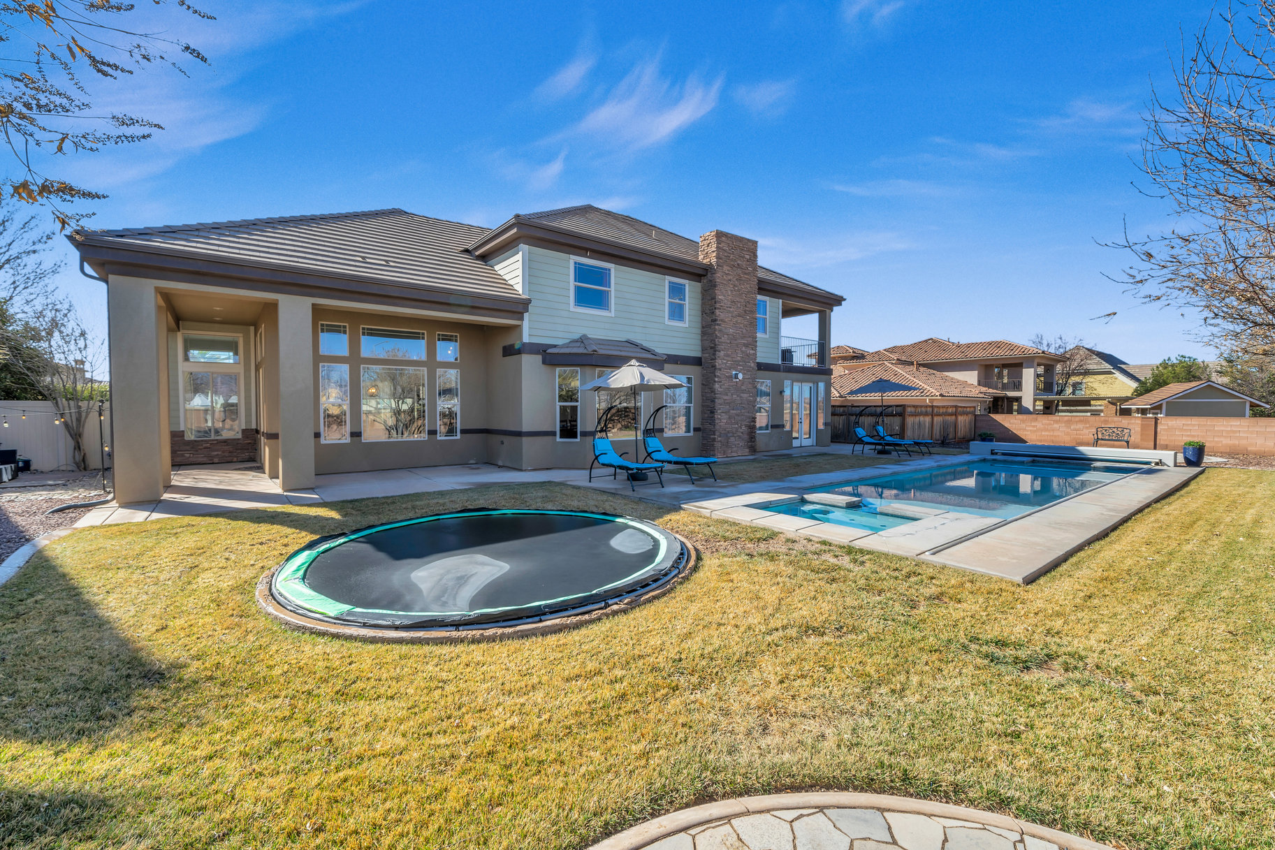 284 W Pebble Drive 