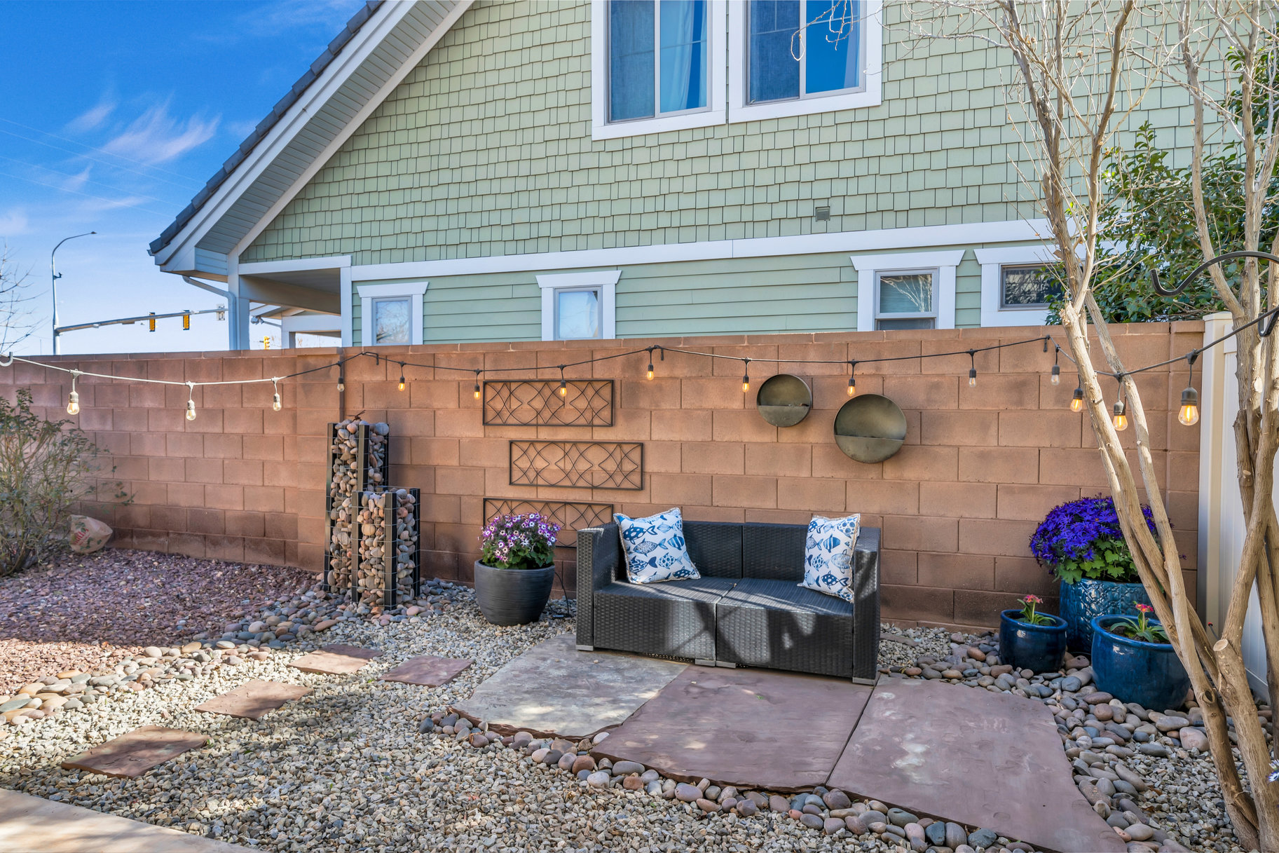 284 W Pebble Drive 
