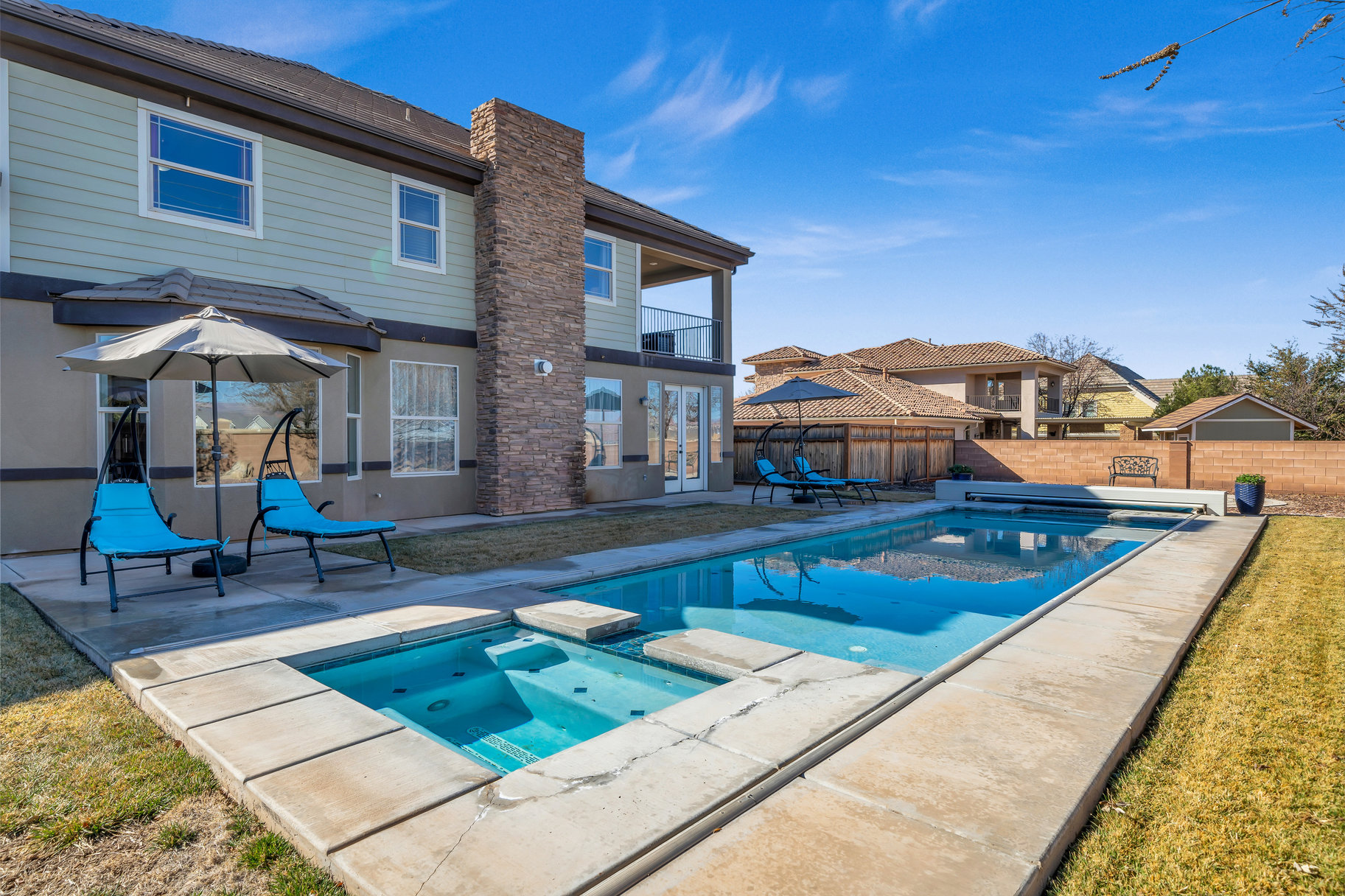 284 W Pebble Drive 