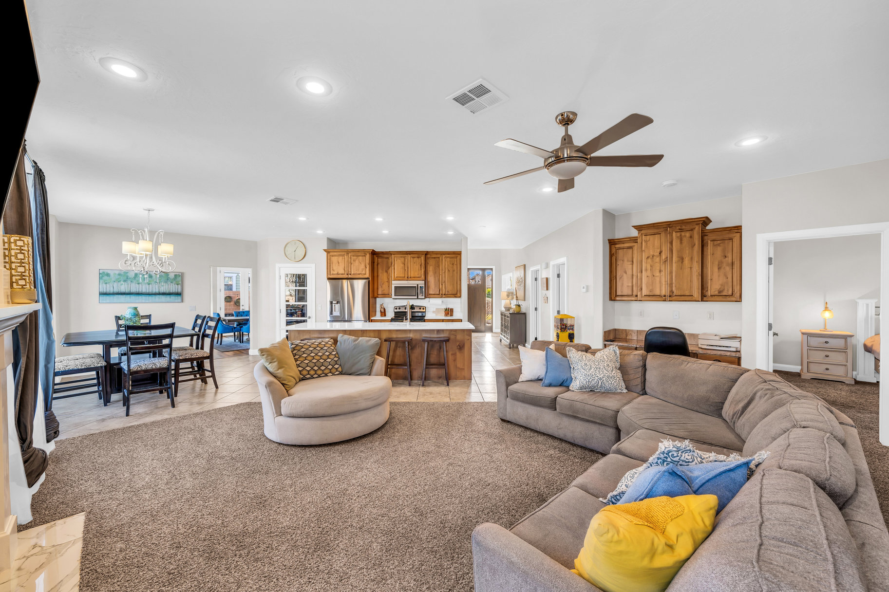 284 W Pebble Drive 