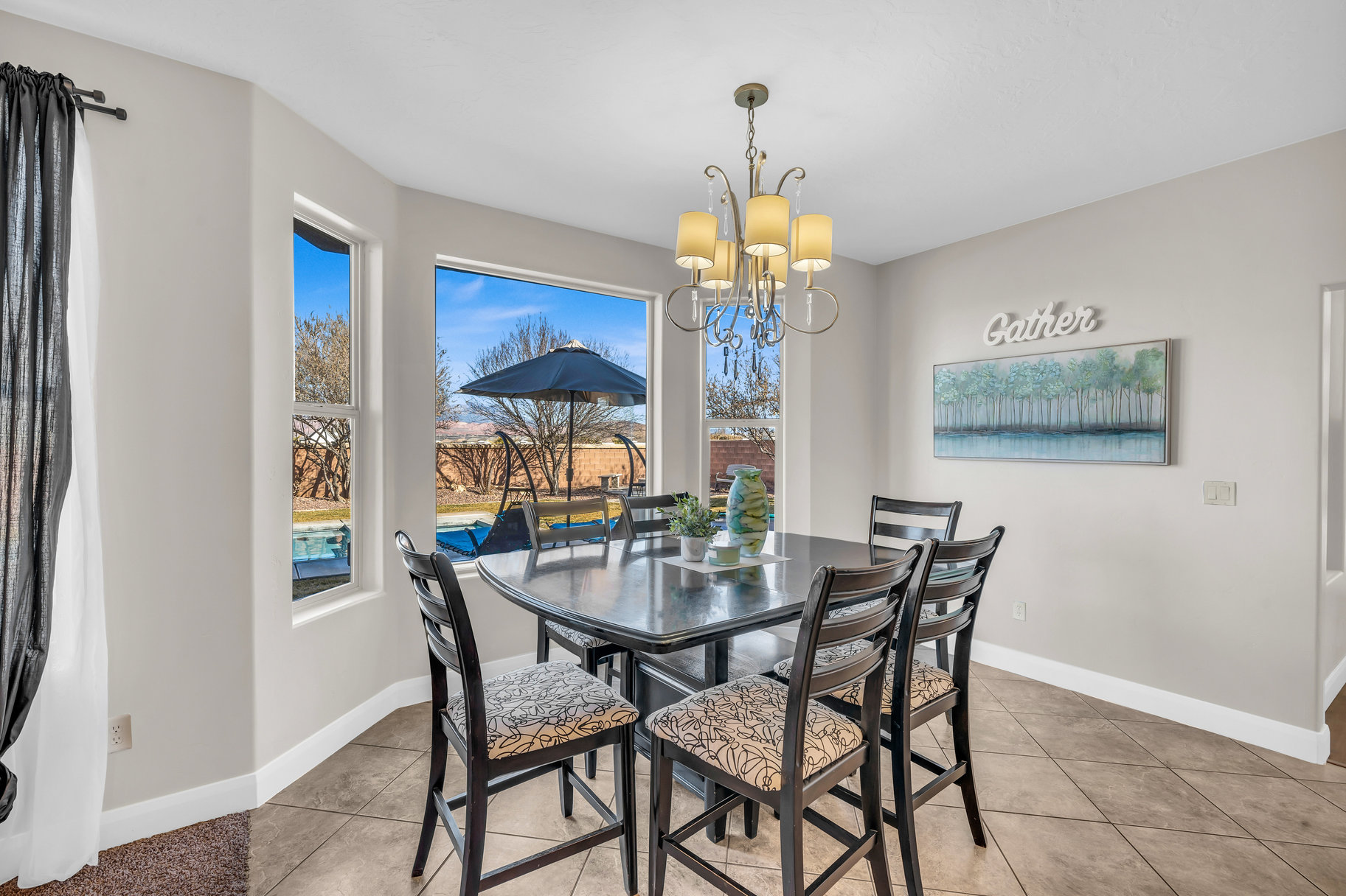 284 W Pebble Drive 