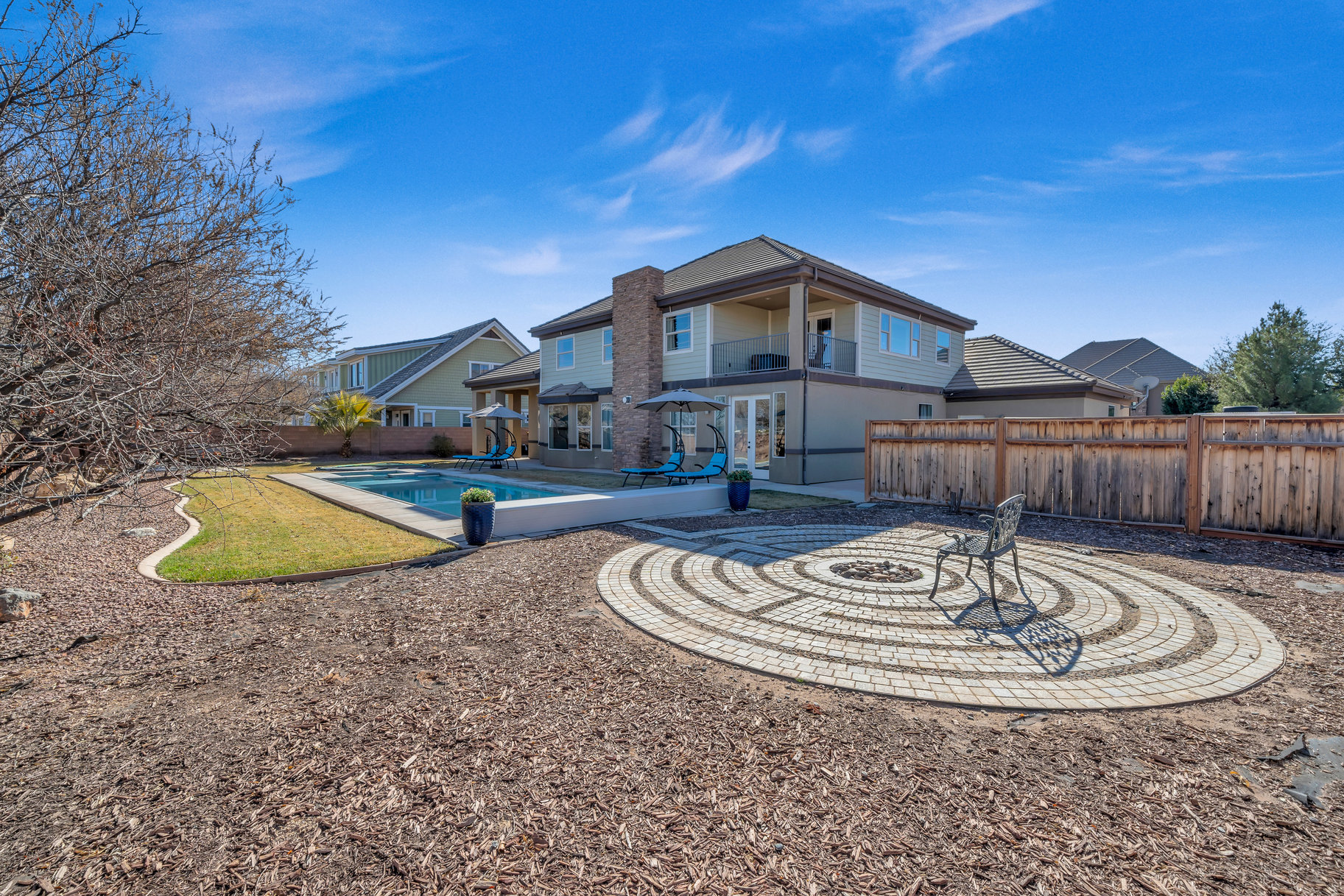 284 W Pebble Drive 
