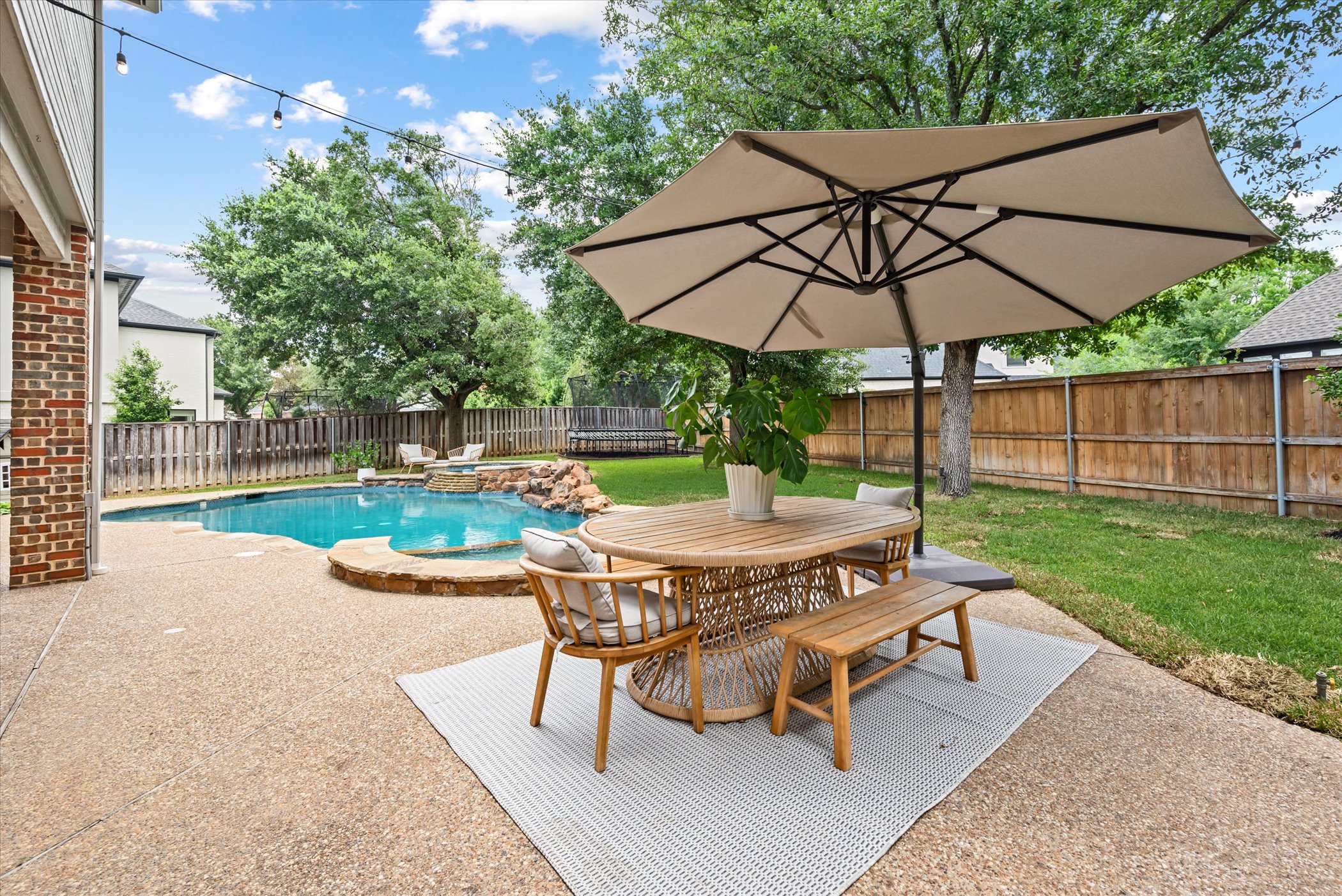 1005 Lake Forest Drive 