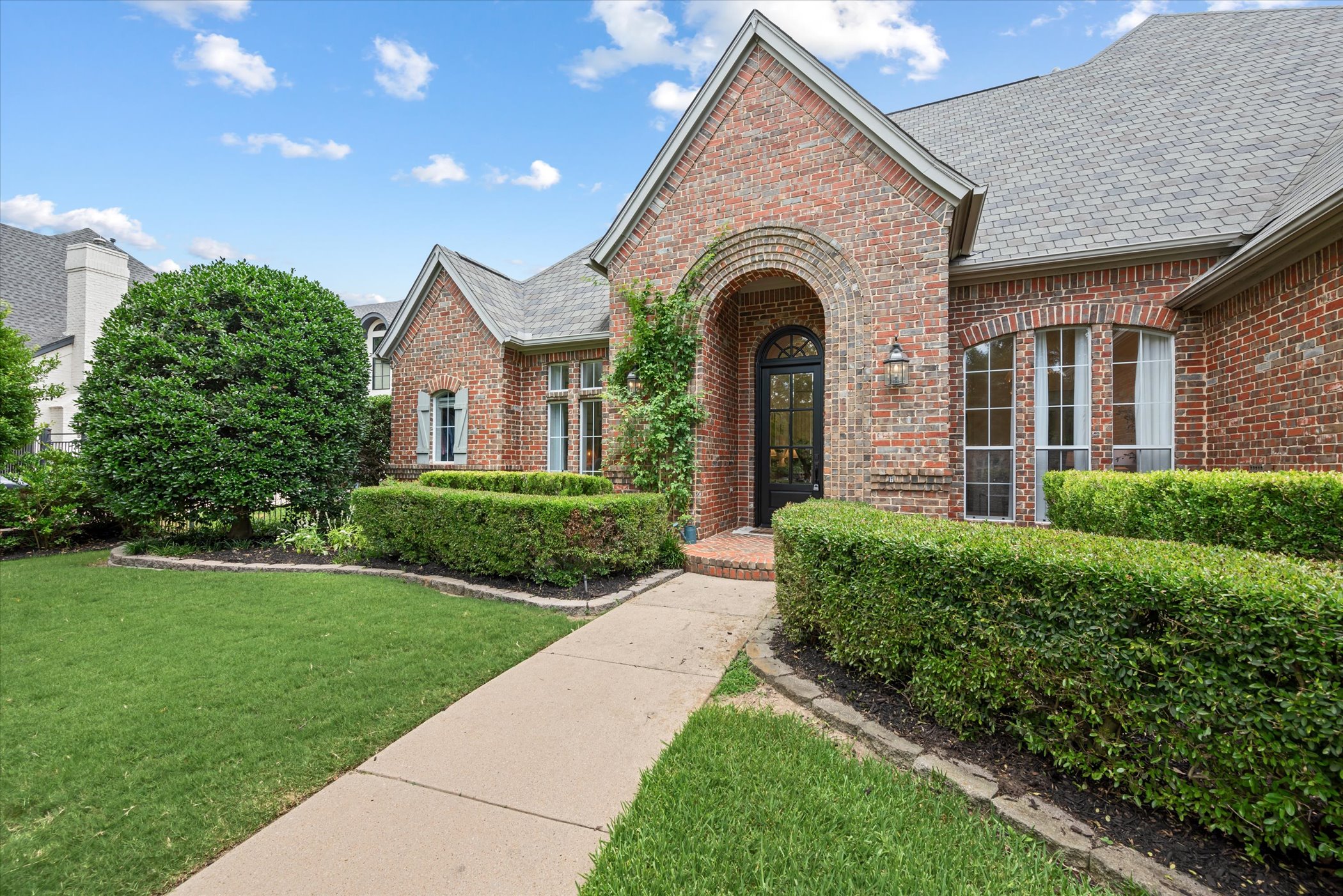 1005 Lake Forest Drive 