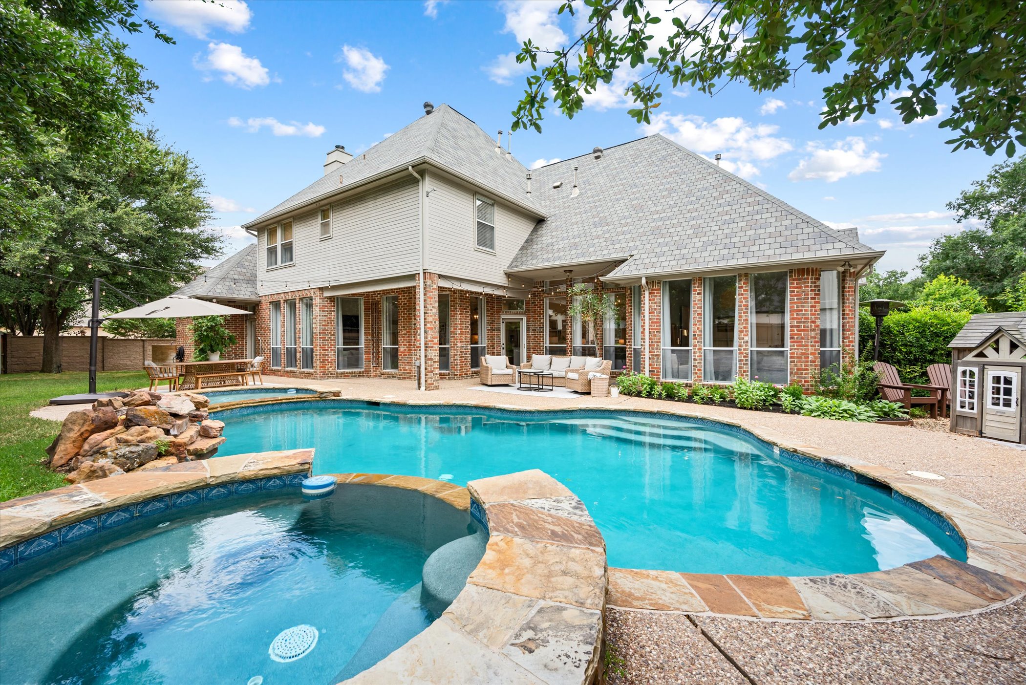 1005 Lake Forest Drive 