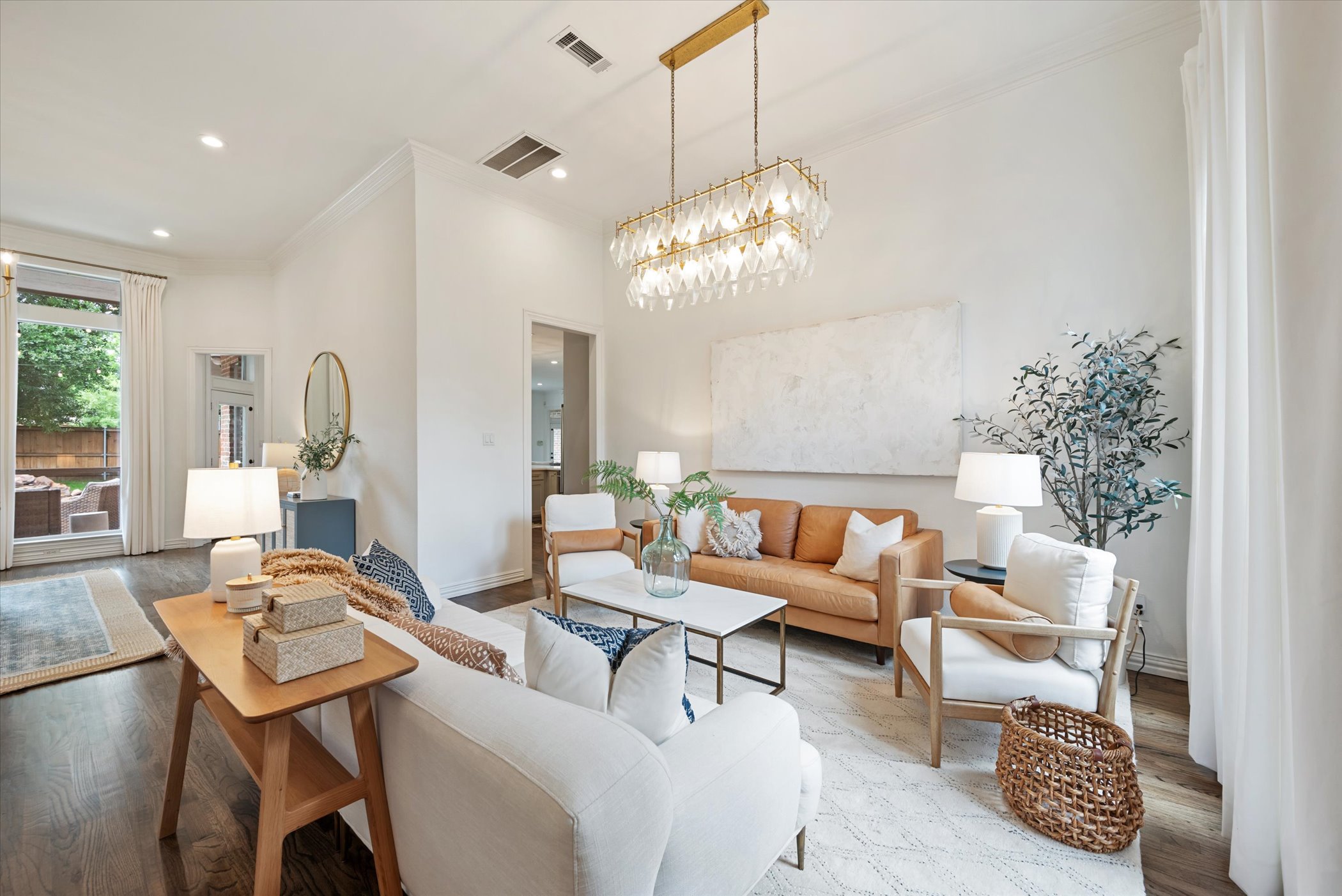 1005 Lake Forest Drive 