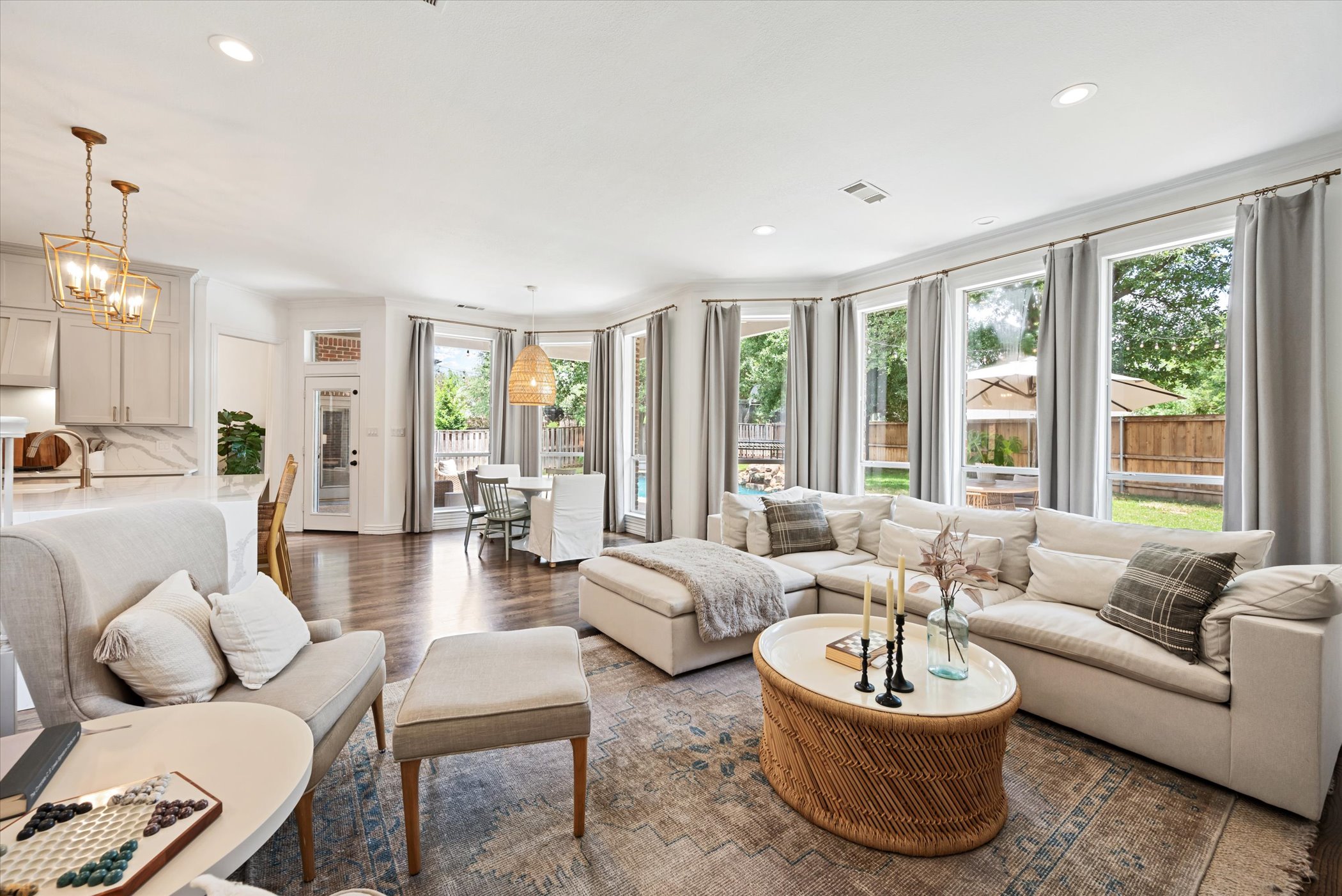 1005 Lake Forest Drive 