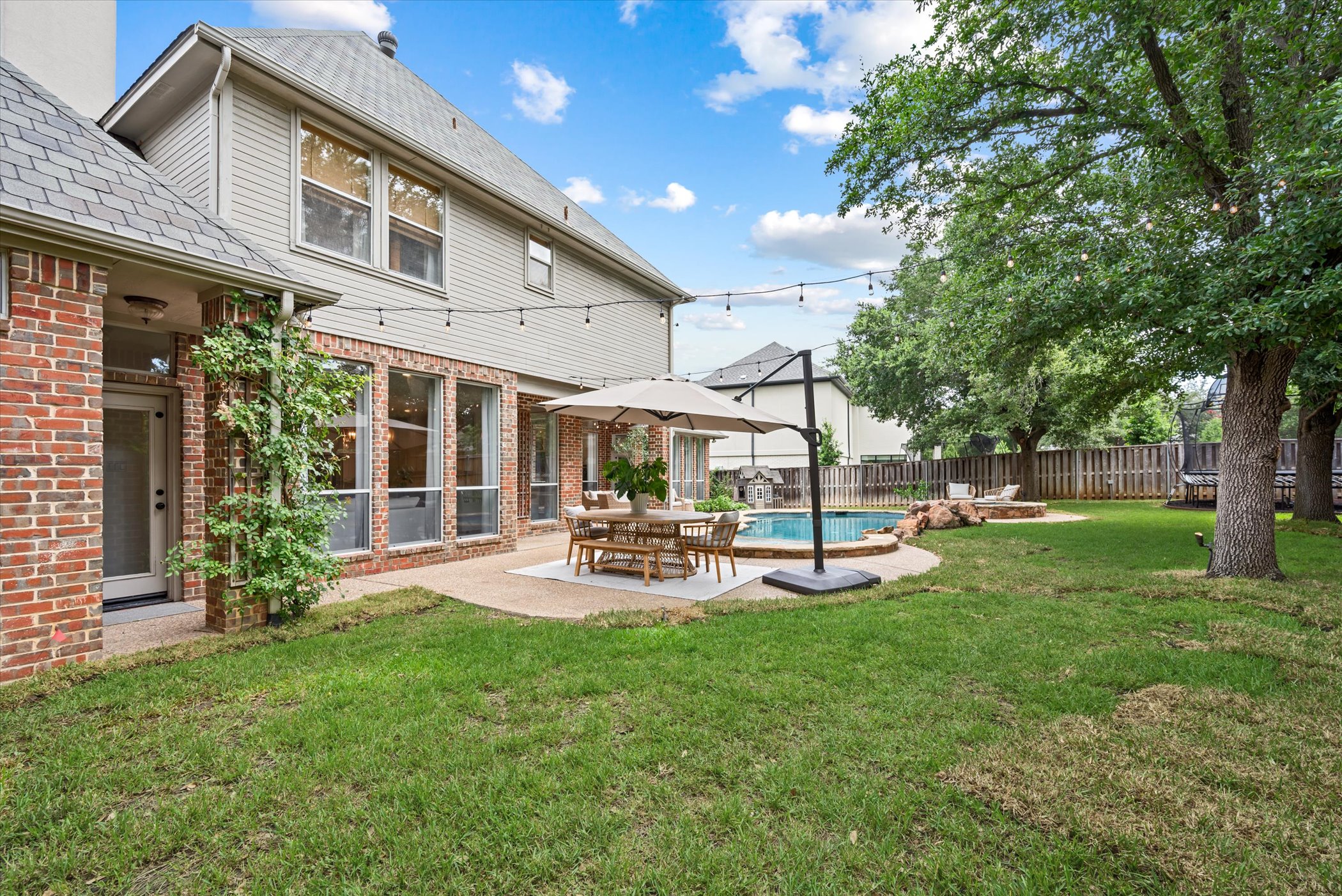 1005 Lake Forest Drive 
