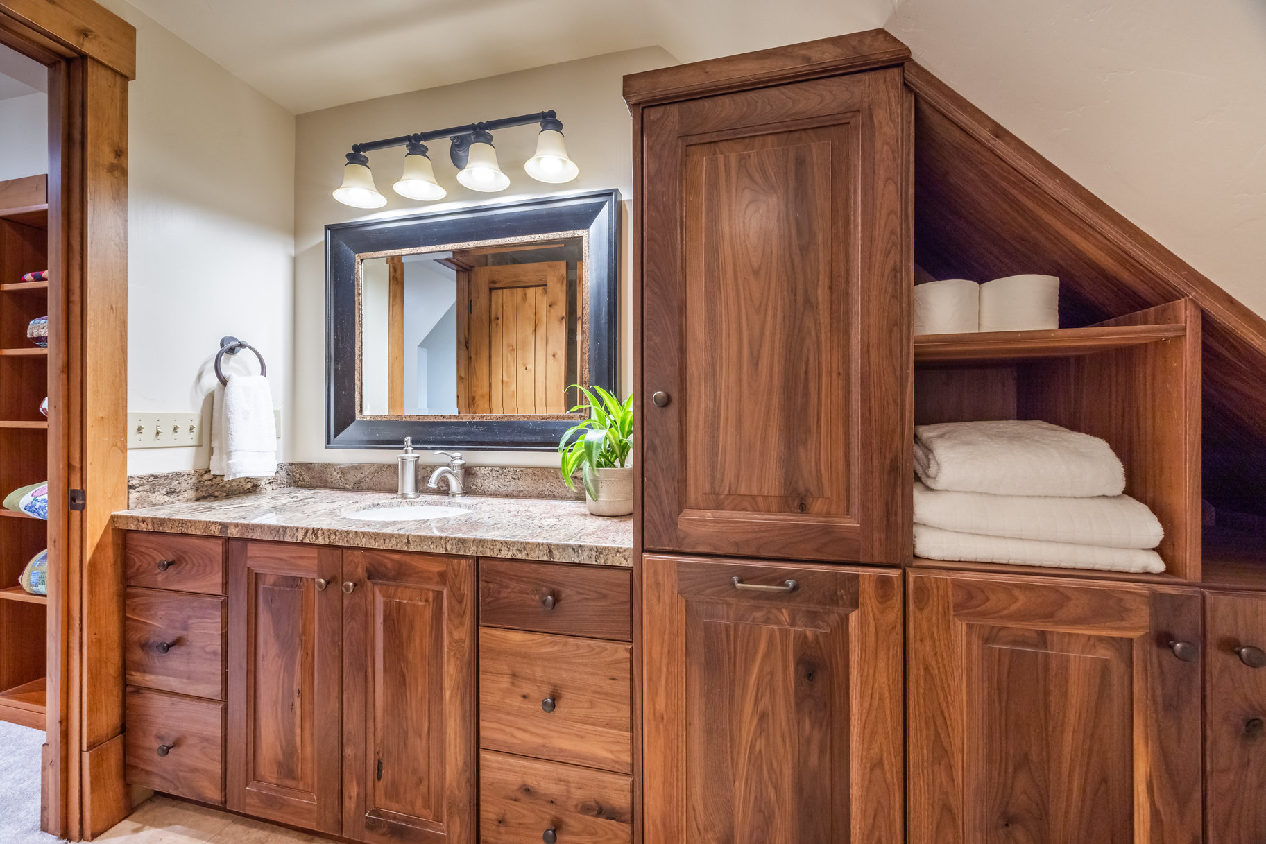 4315 E Lake Creek Farms Road 