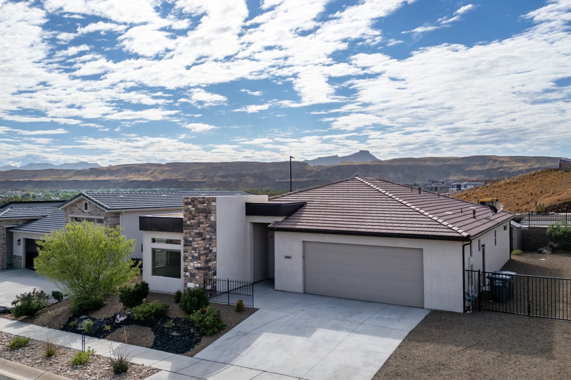 1867 W Grapevine 