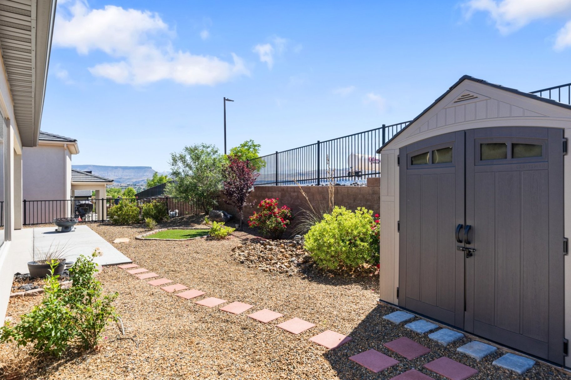 1867 W Grapevine 