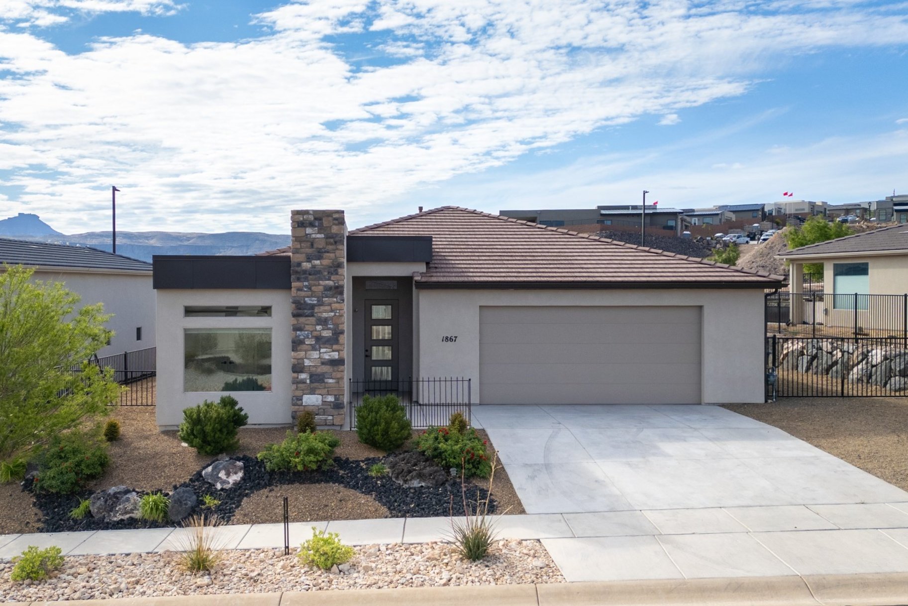 1867 W Grapevine 