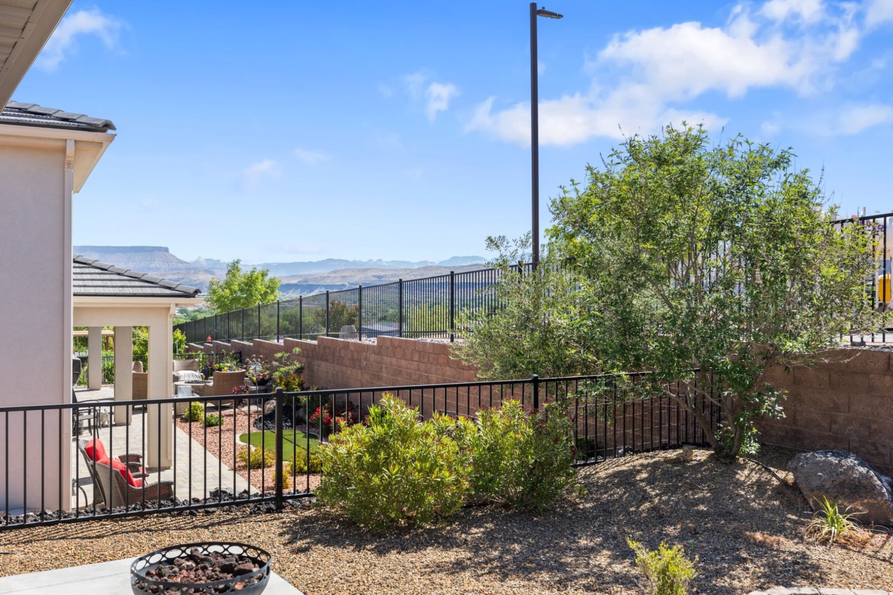 1867 W Grapevine 