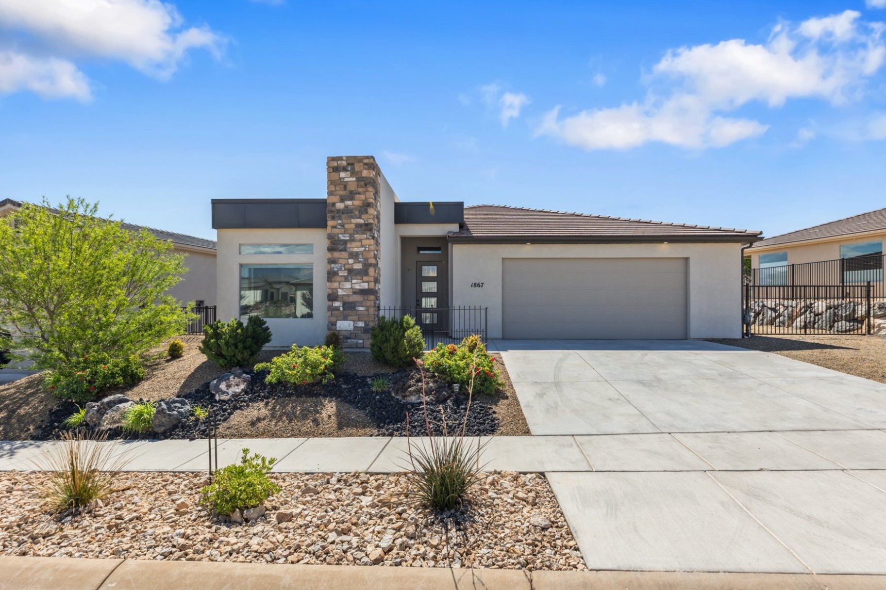 1867 W Grapevine 