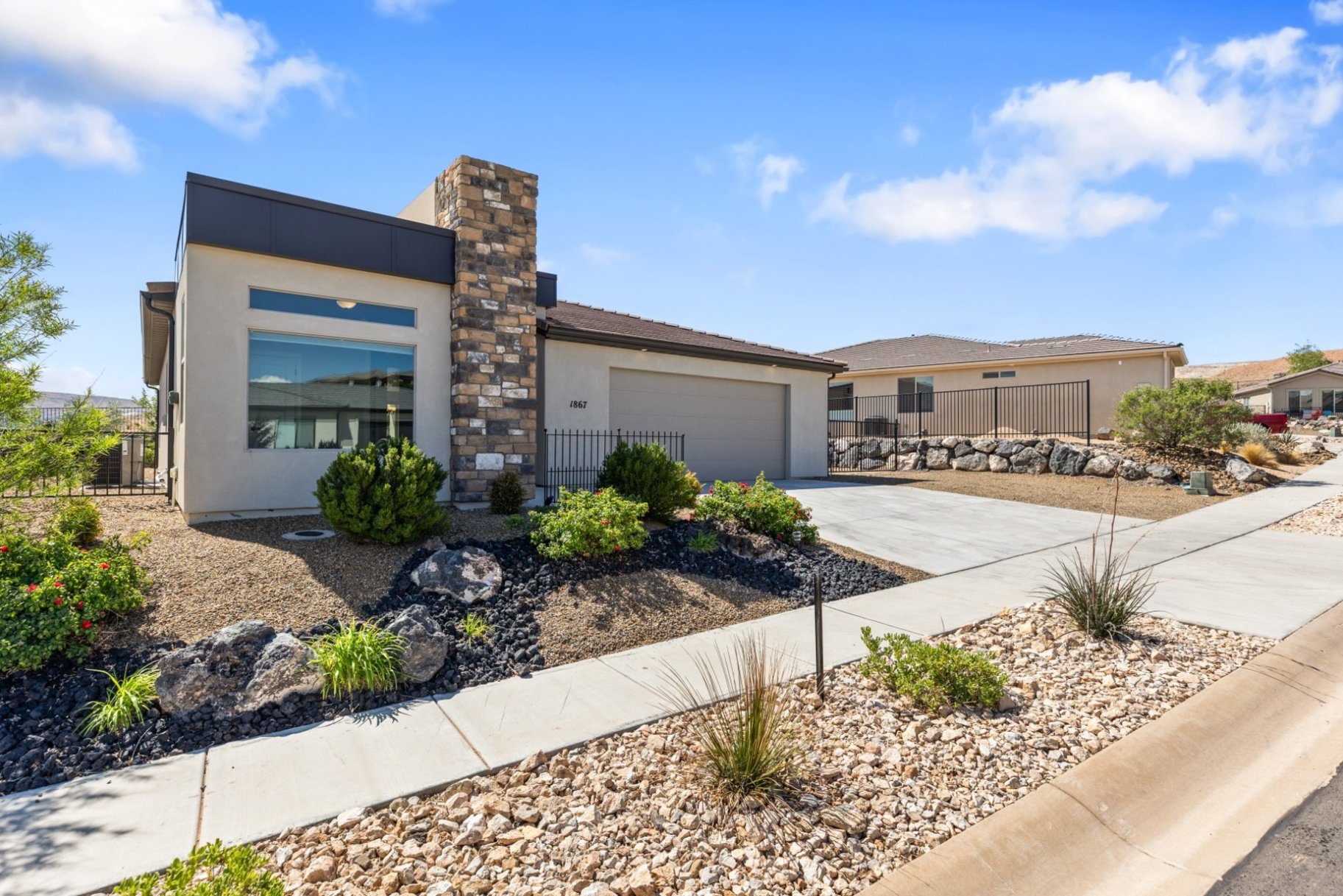 1867 W Grapevine 