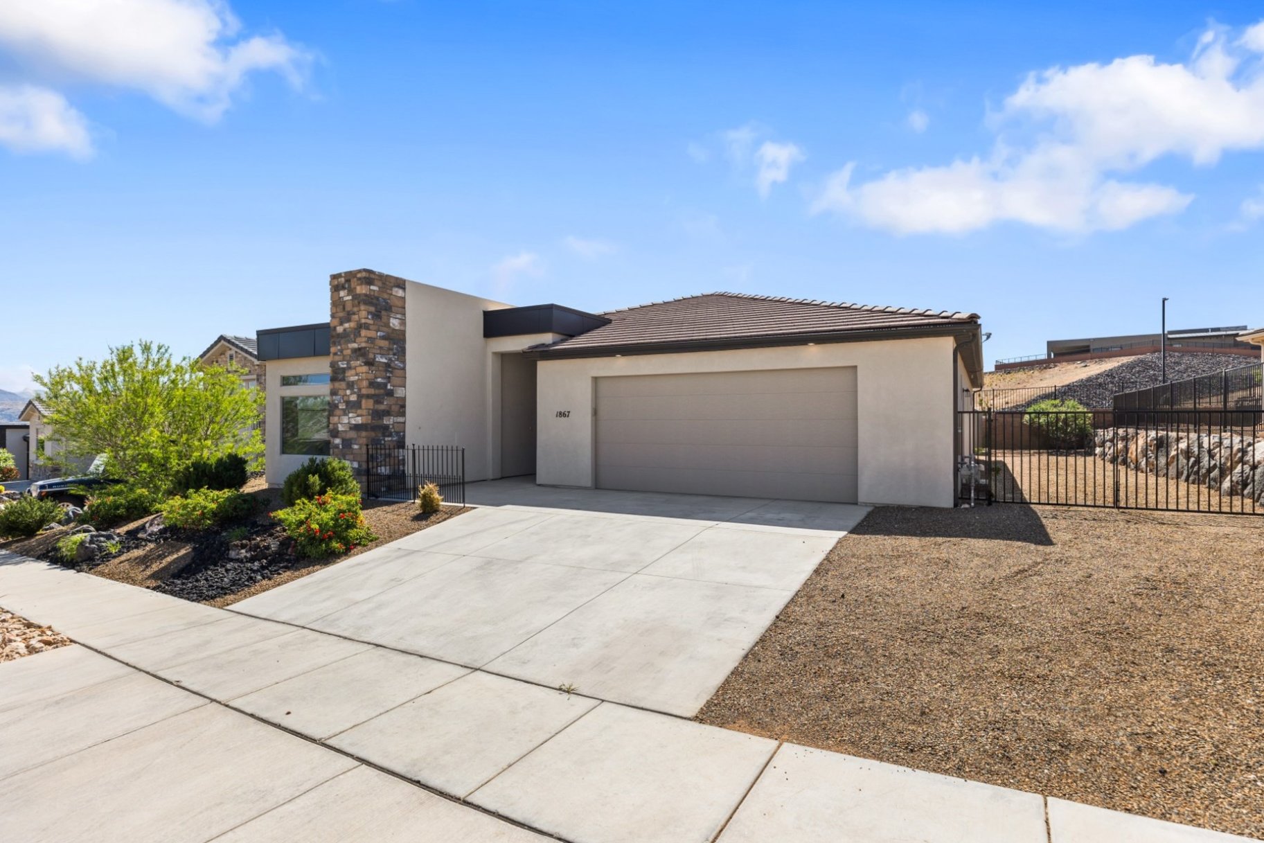 1867 W Grapevine 