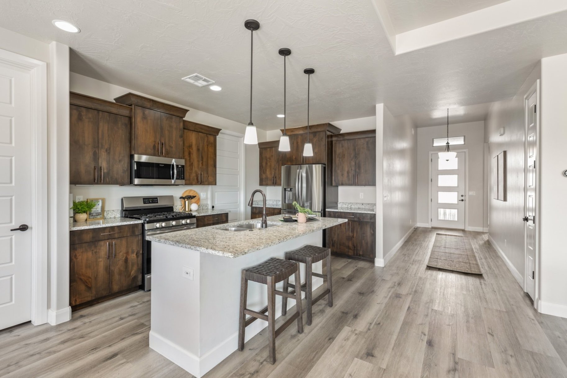 1867 W Grapevine 