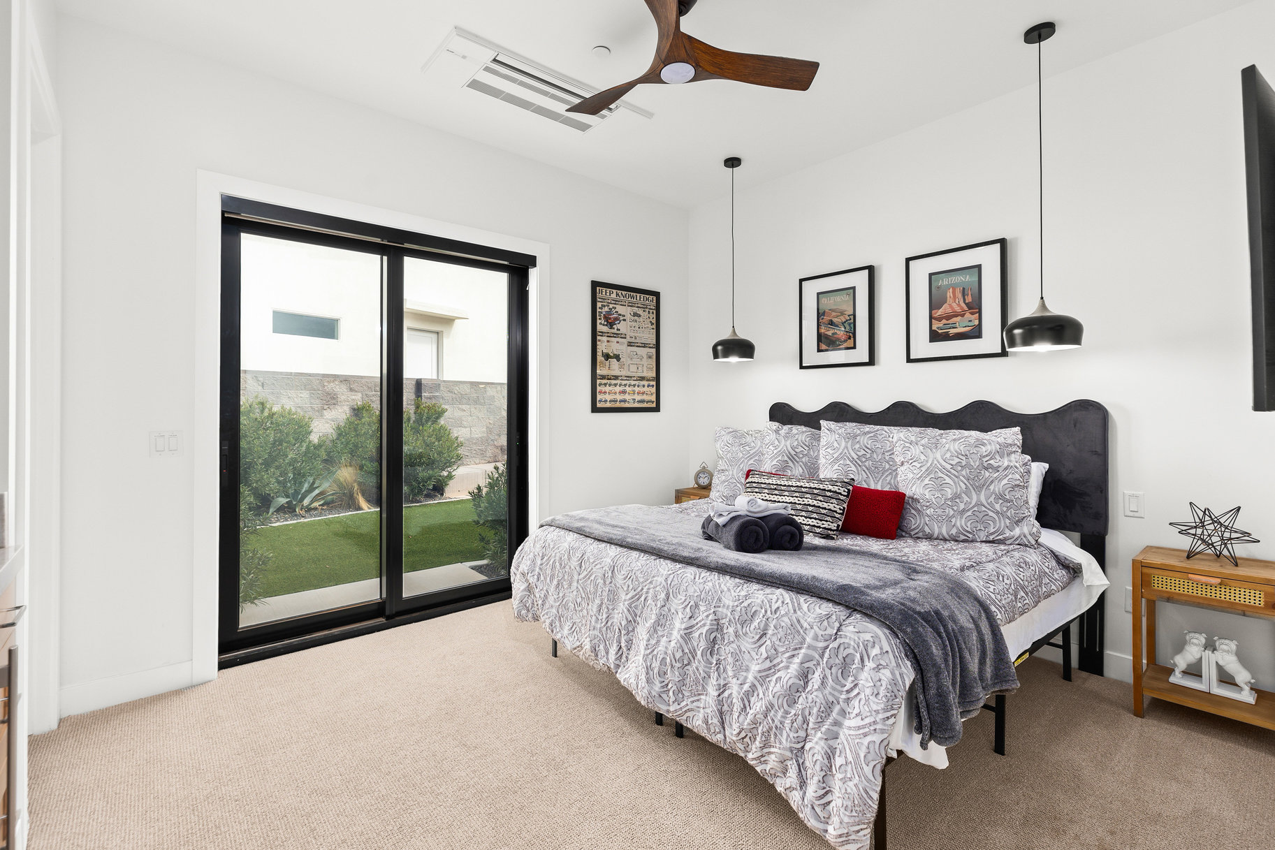 1450 W Torrey Pines Road 