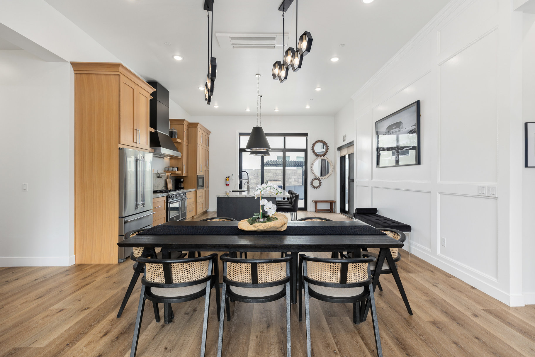 1450 W Torrey Pines Road 