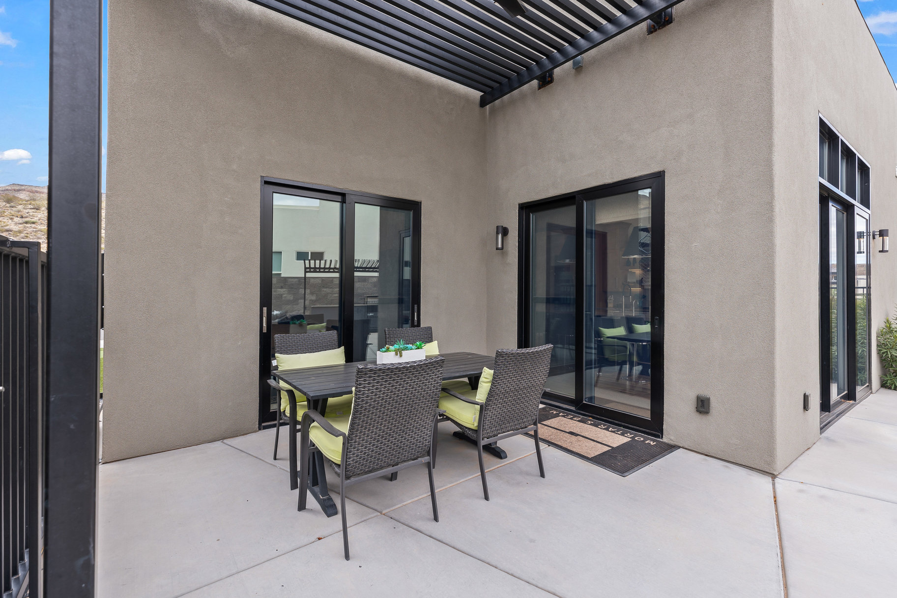 1450 W Torrey Pines Road 