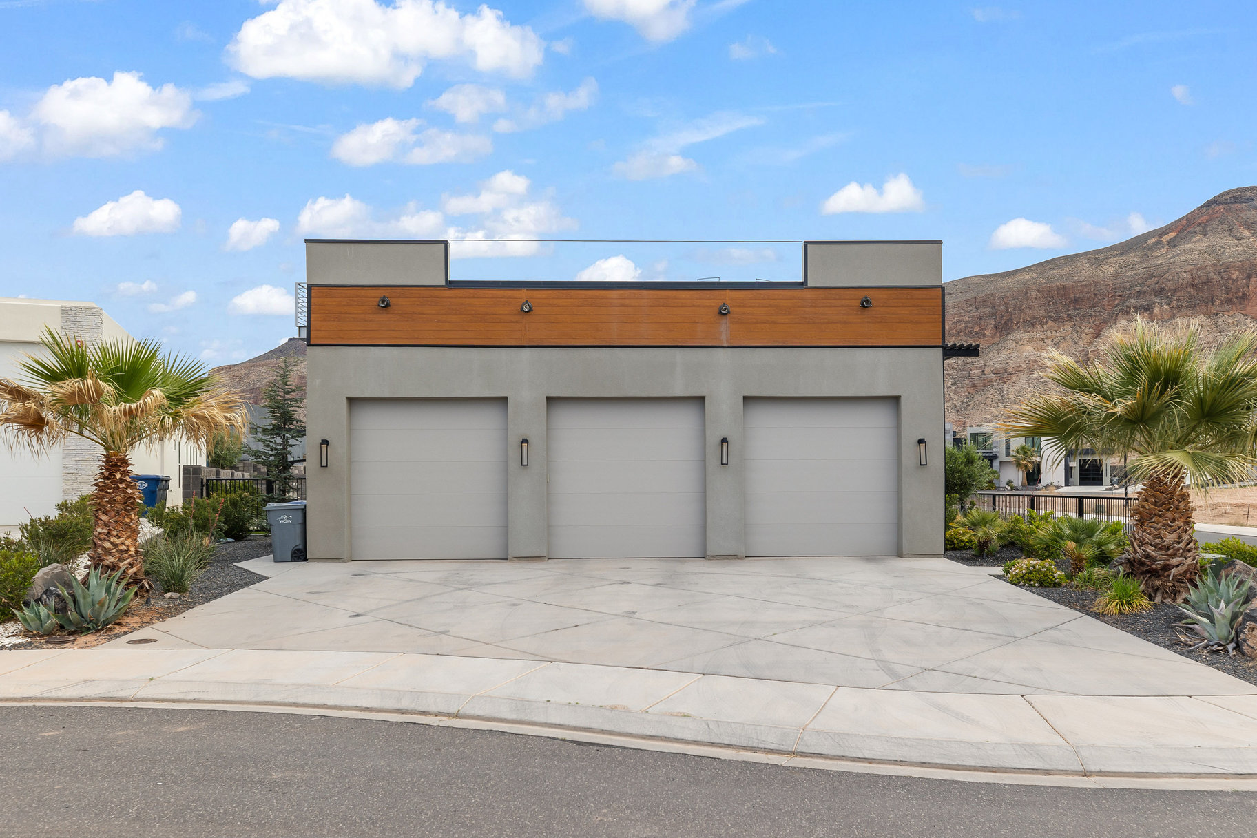 1450 W Torrey Pines Road 