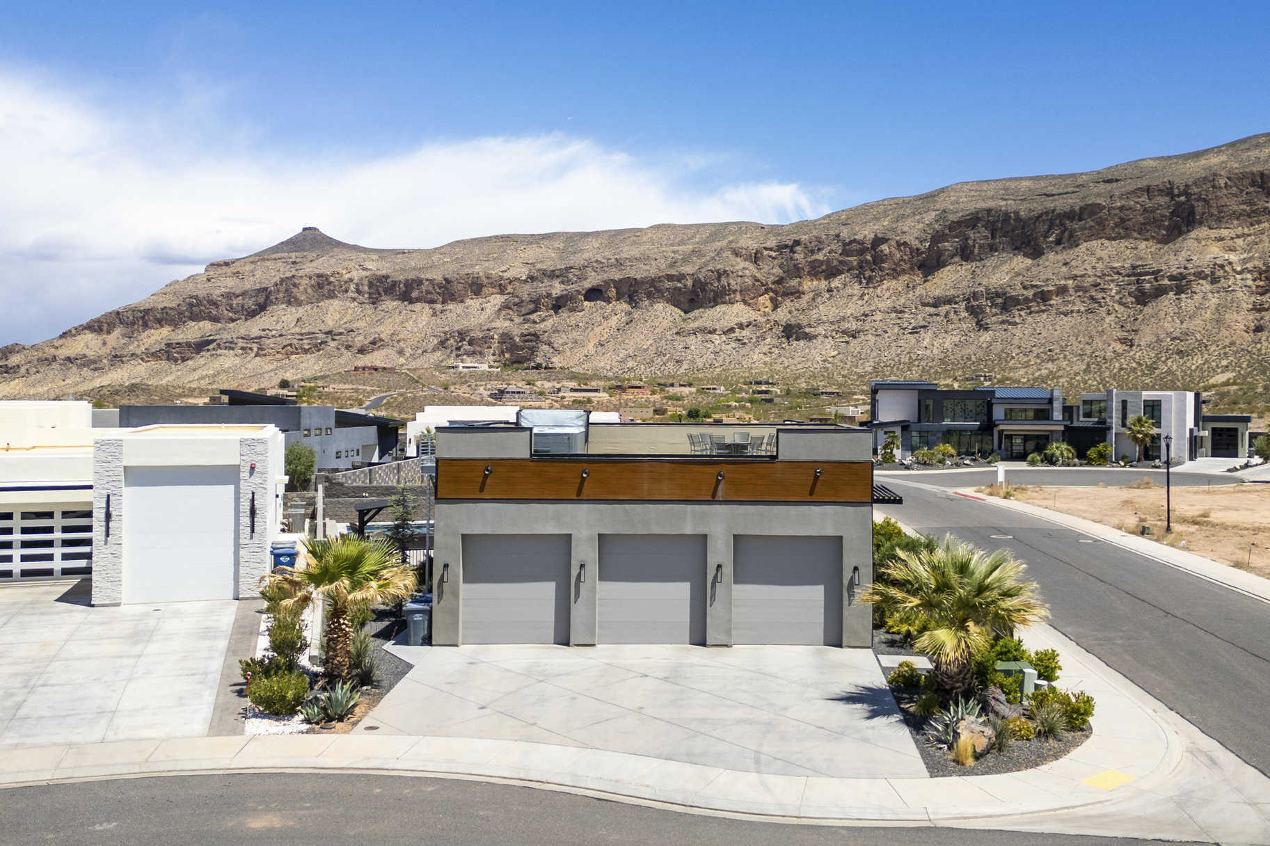 1450 W Torrey Pines Road 