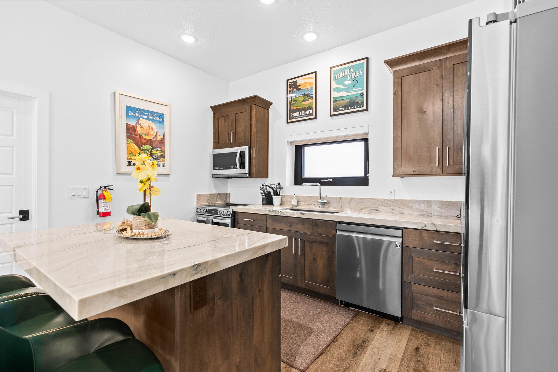 1450 W Torrey Pines Road 