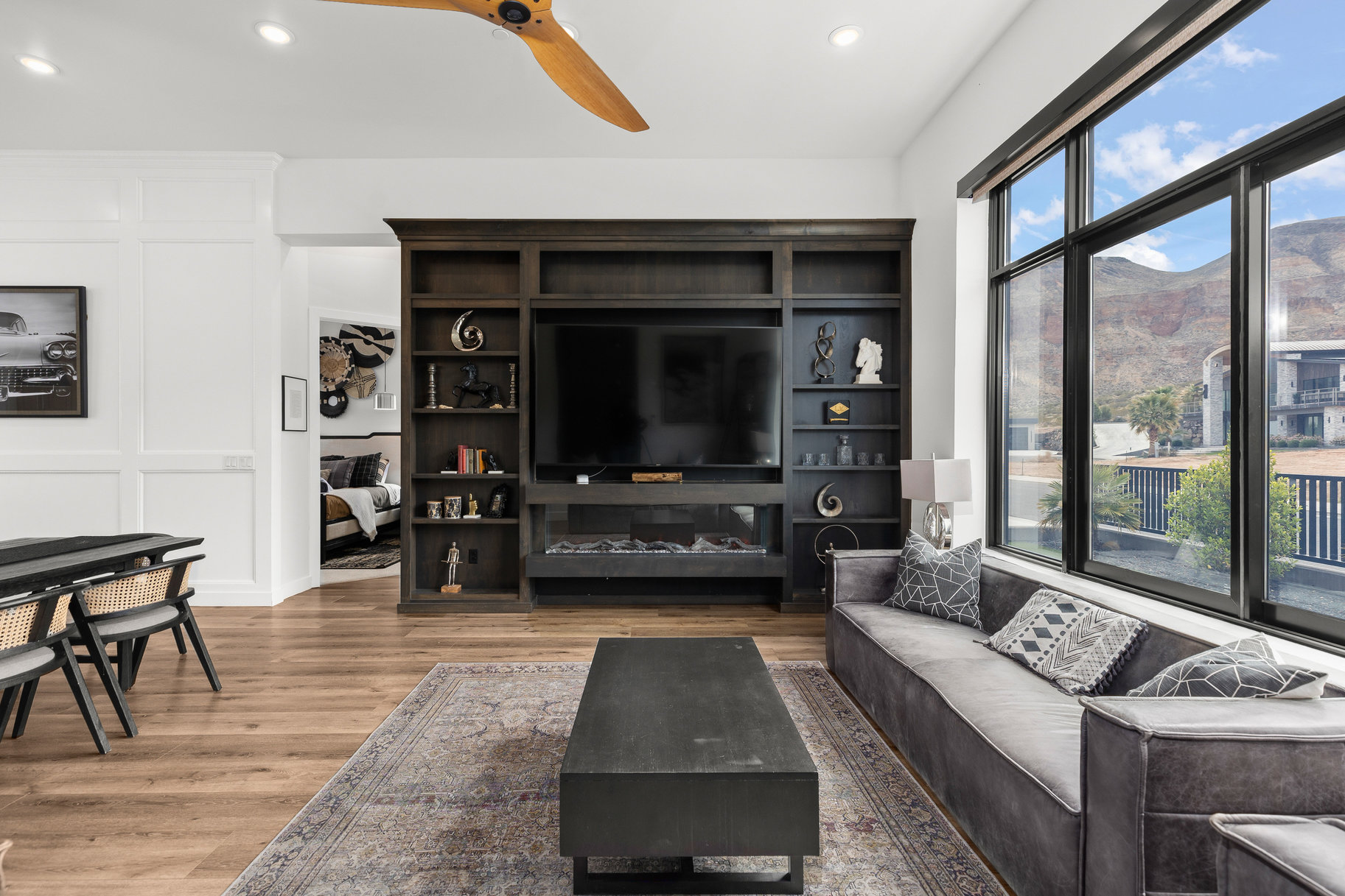 1450 W Torrey Pines Road 