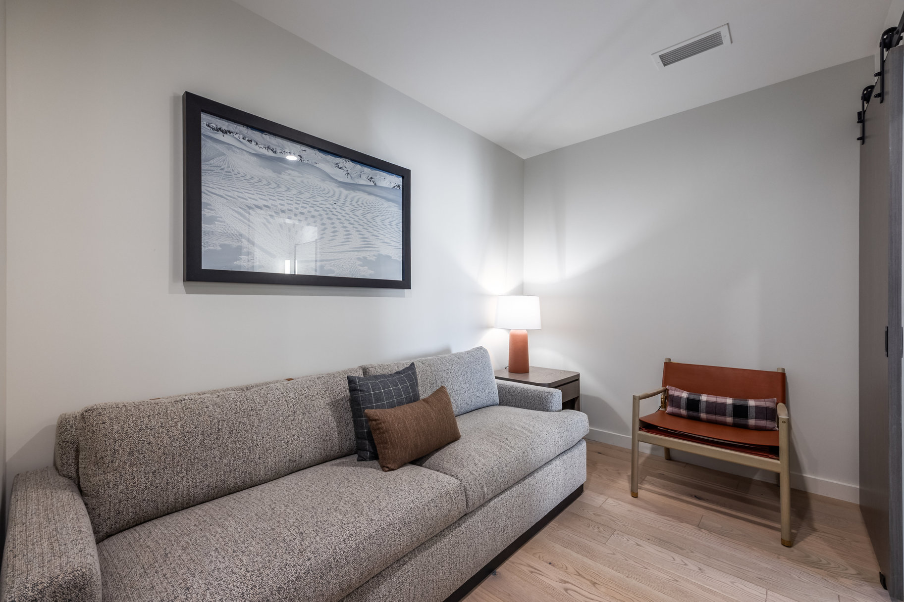 2417 W High Mountain Road 2416
