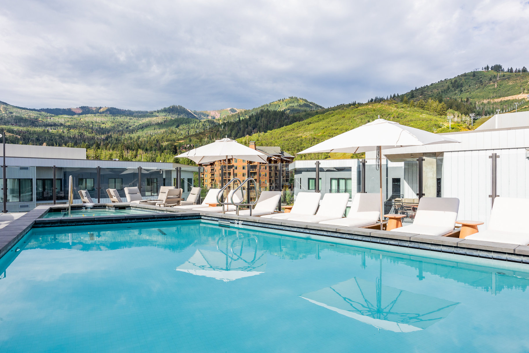 2417 W High Mountain Road 2416