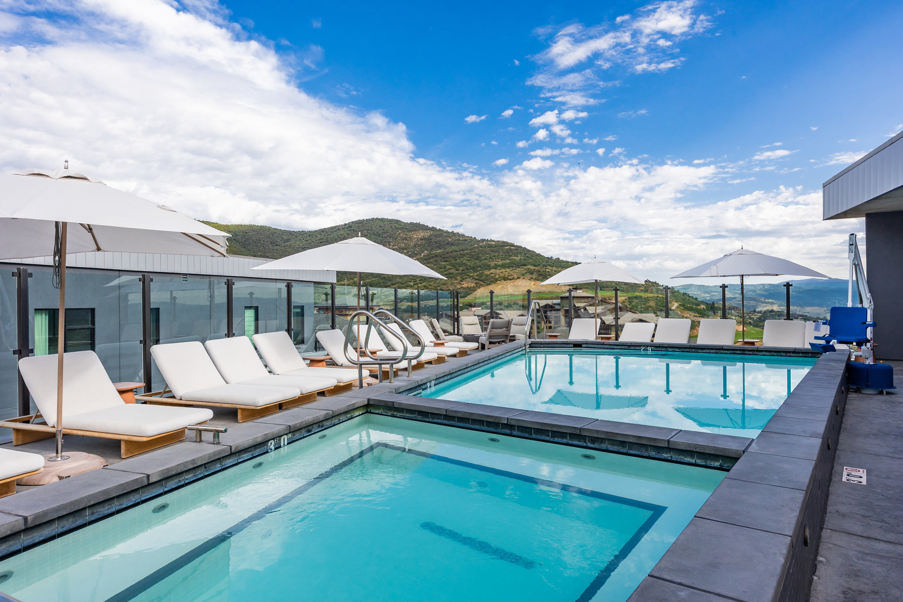 2417 W High Mountain Road 2416