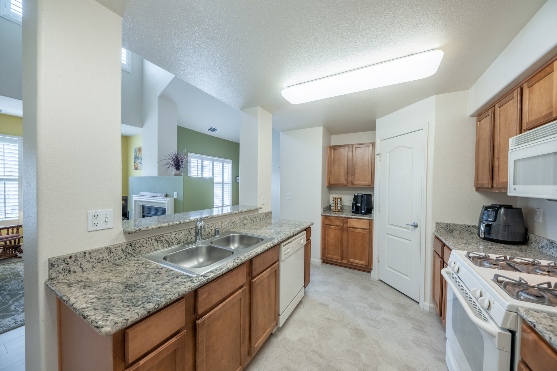 9050 Double R Blvd #622