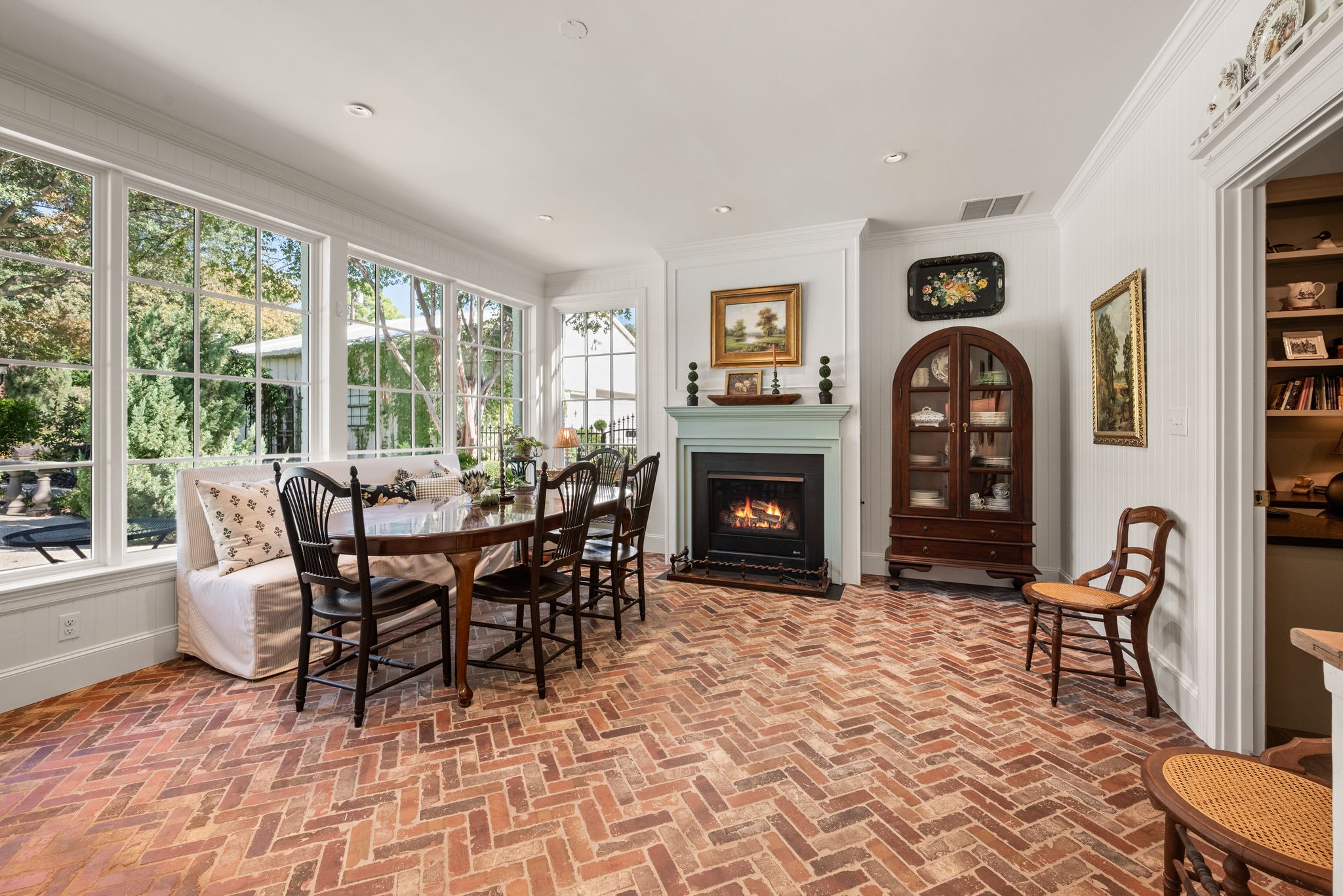 1104 Garry Lynne Drive 