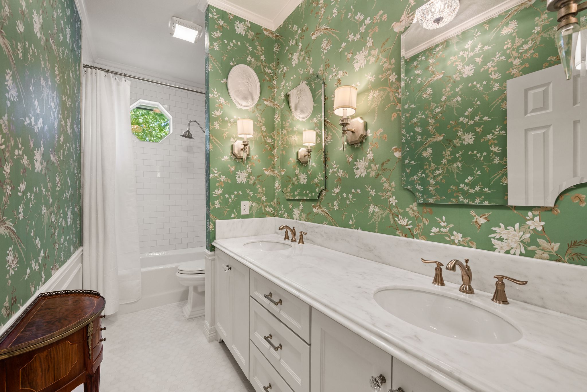 1104 Garry Lynne Drive 