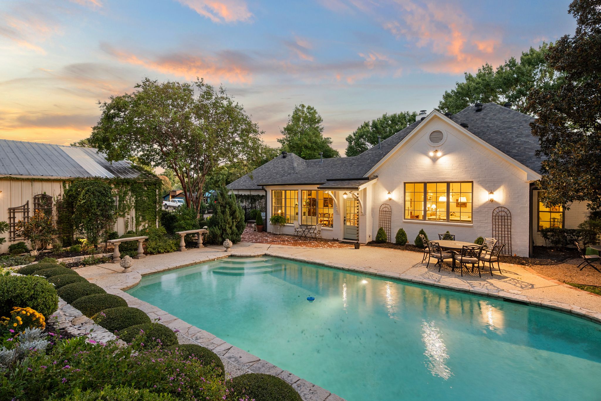 1104 Garry Lynne Drive 