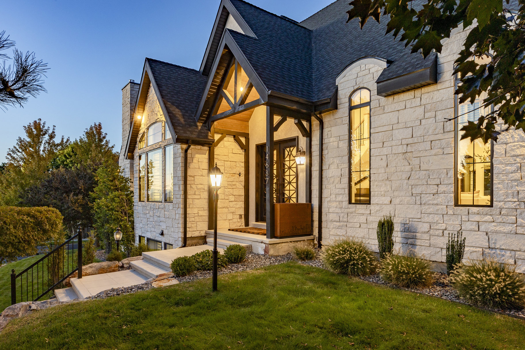 14687 S Nestled Cove